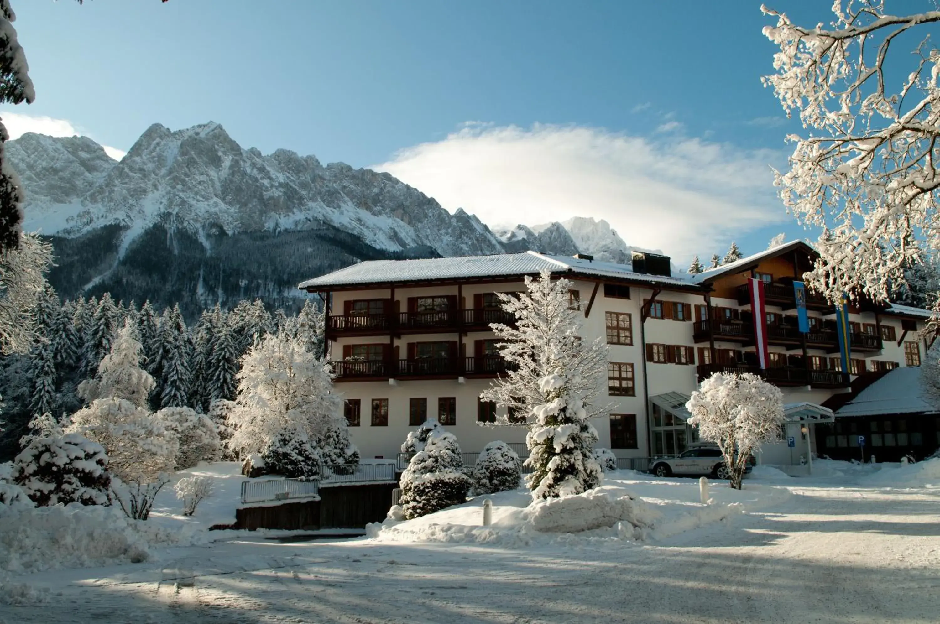 Facade/entrance, Winter in Hotel am Badersee