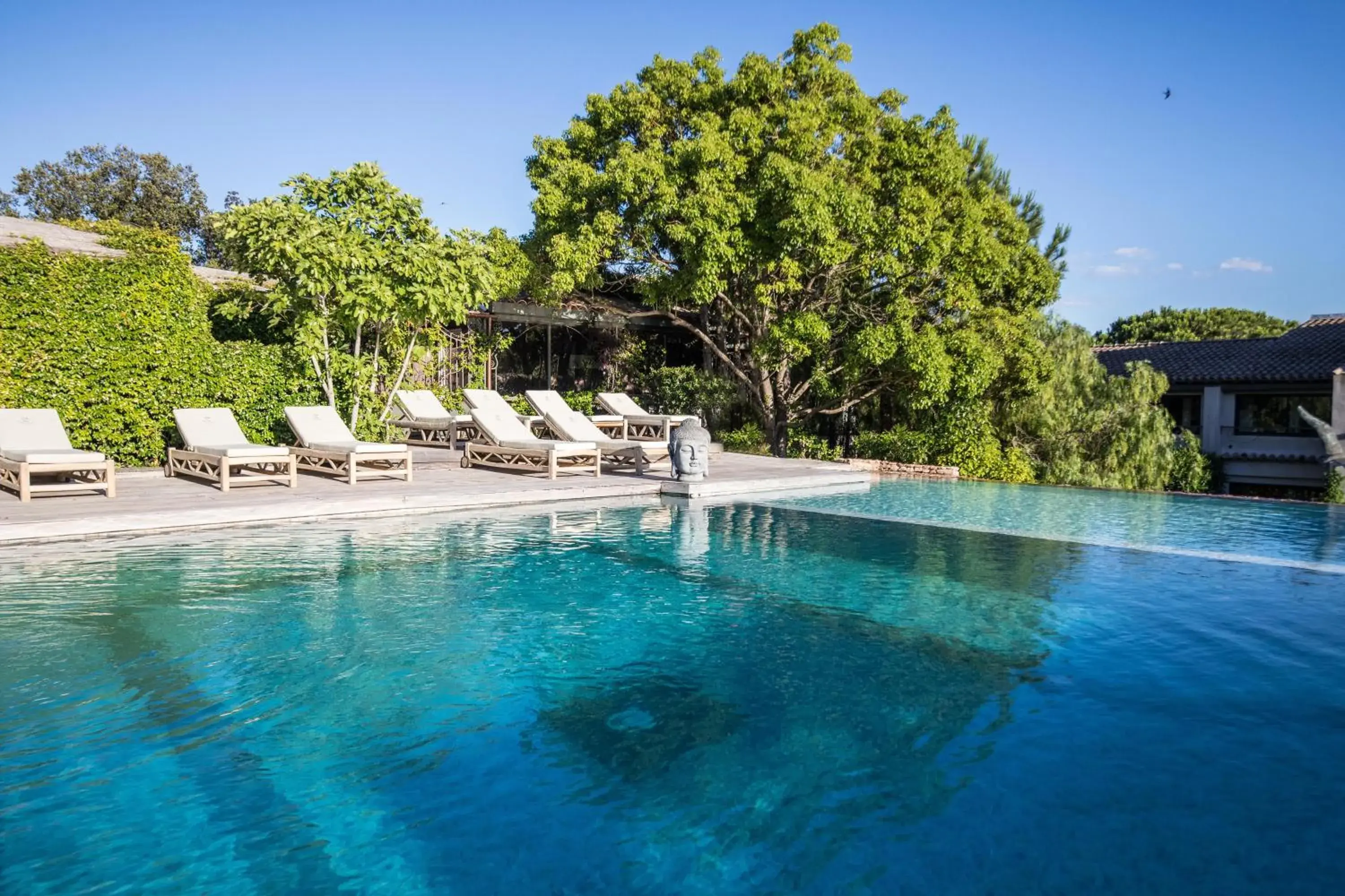 Swimming Pool in Hôtel Le Roi Théodore & Spa