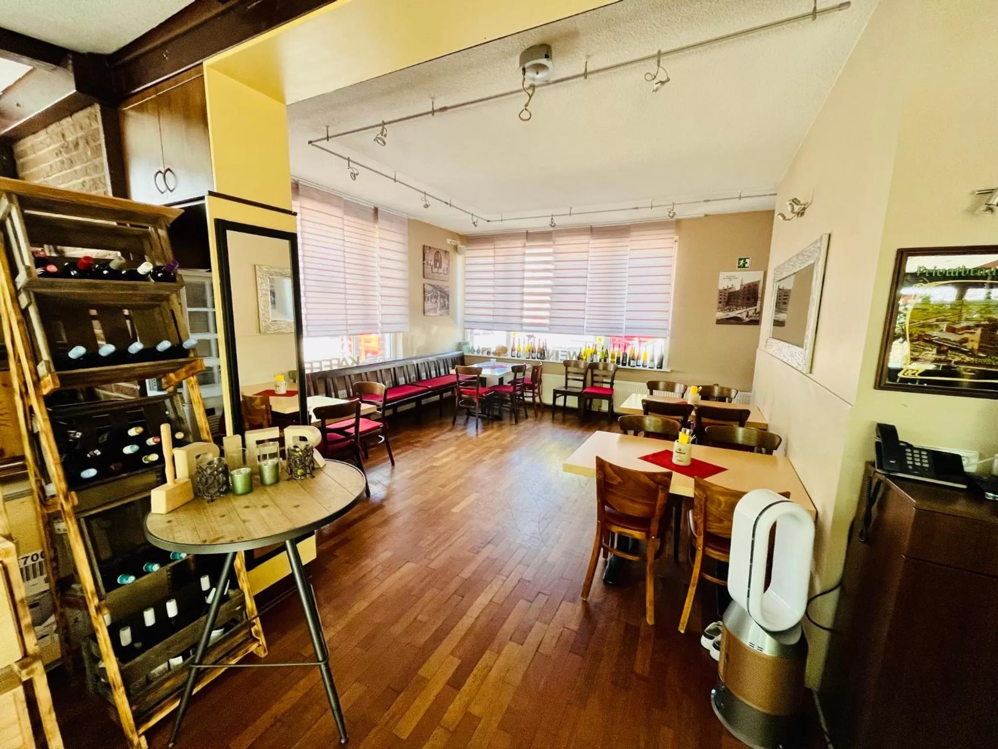 Restaurant/places to eat in Hotel Hoepfner Burghof