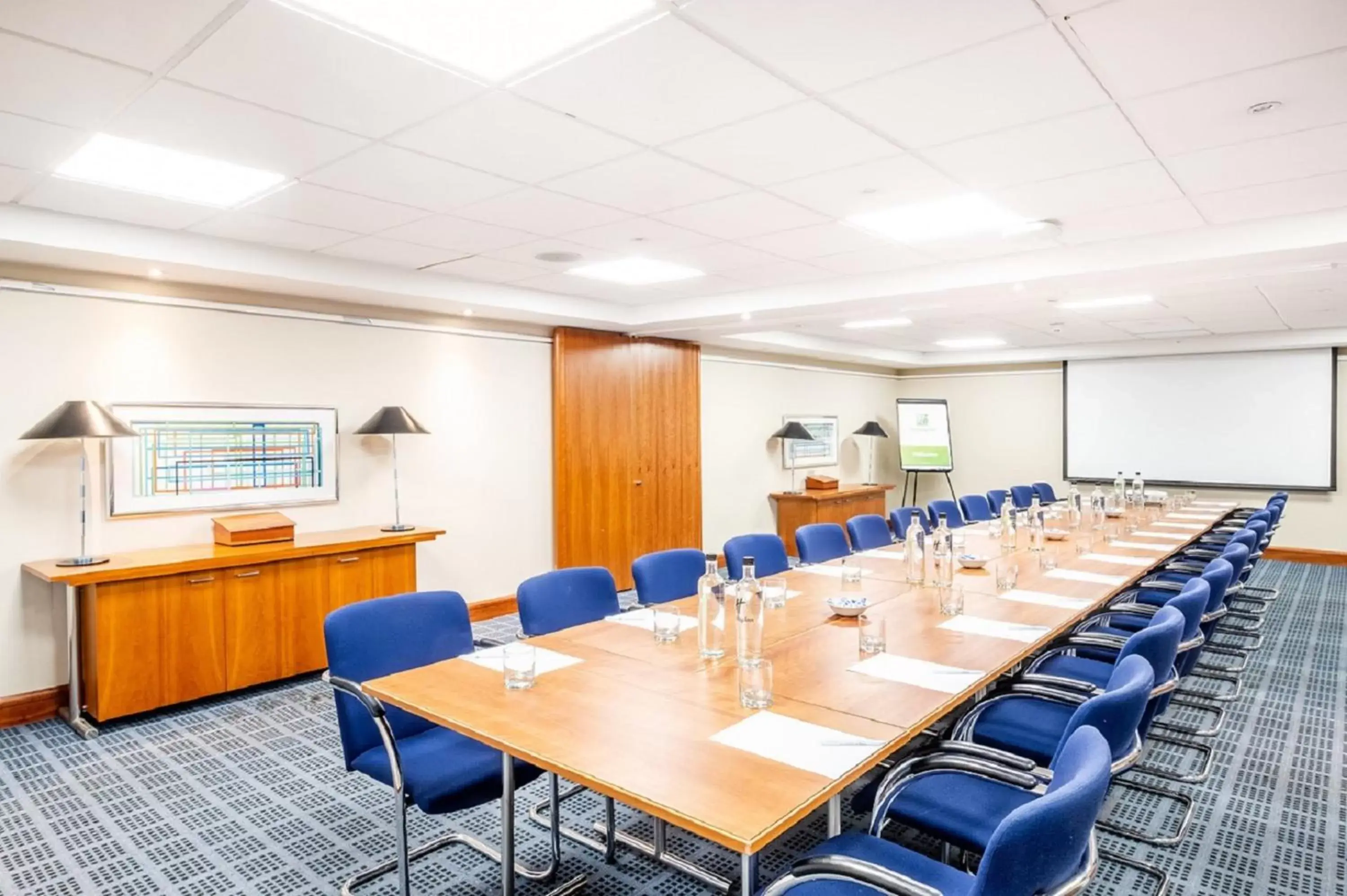 Meeting/conference room in Holiday Inn Maidstone-Sevenoaks, an IHG Hotel