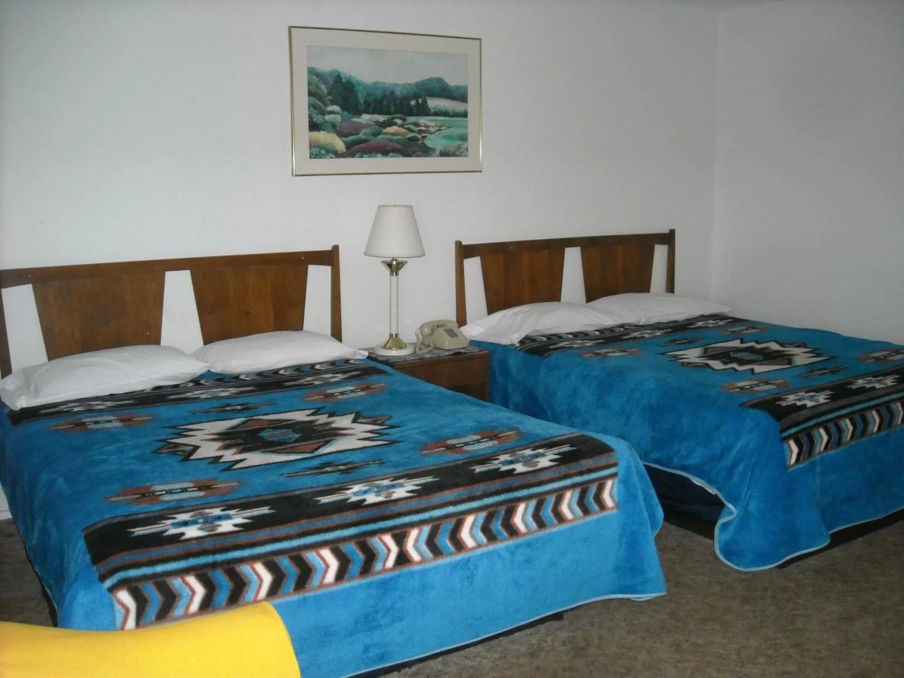 Queen Room with Two Queen Beds in Stagecoach 66 Motel