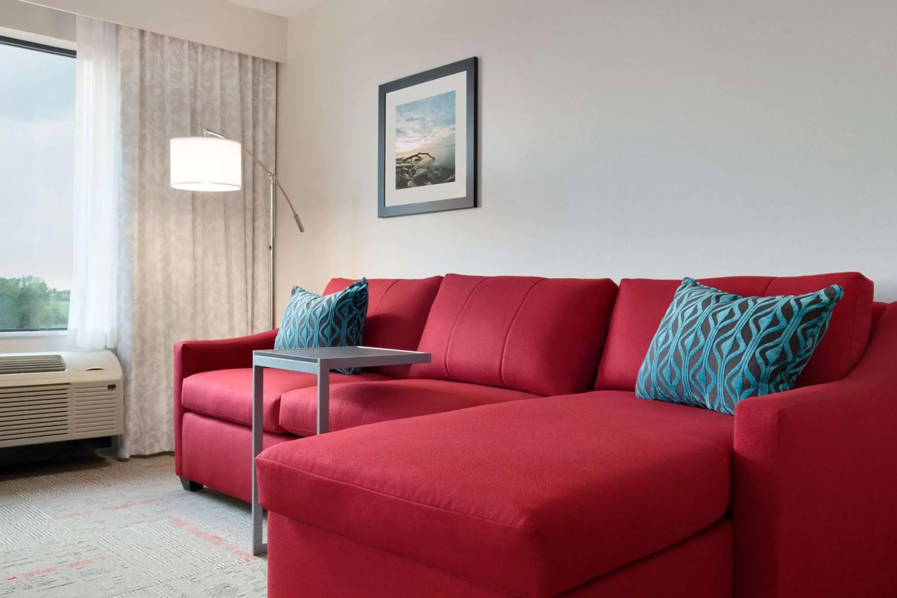 Living room, Seating Area in Hampton Inn & Suites Kenosha