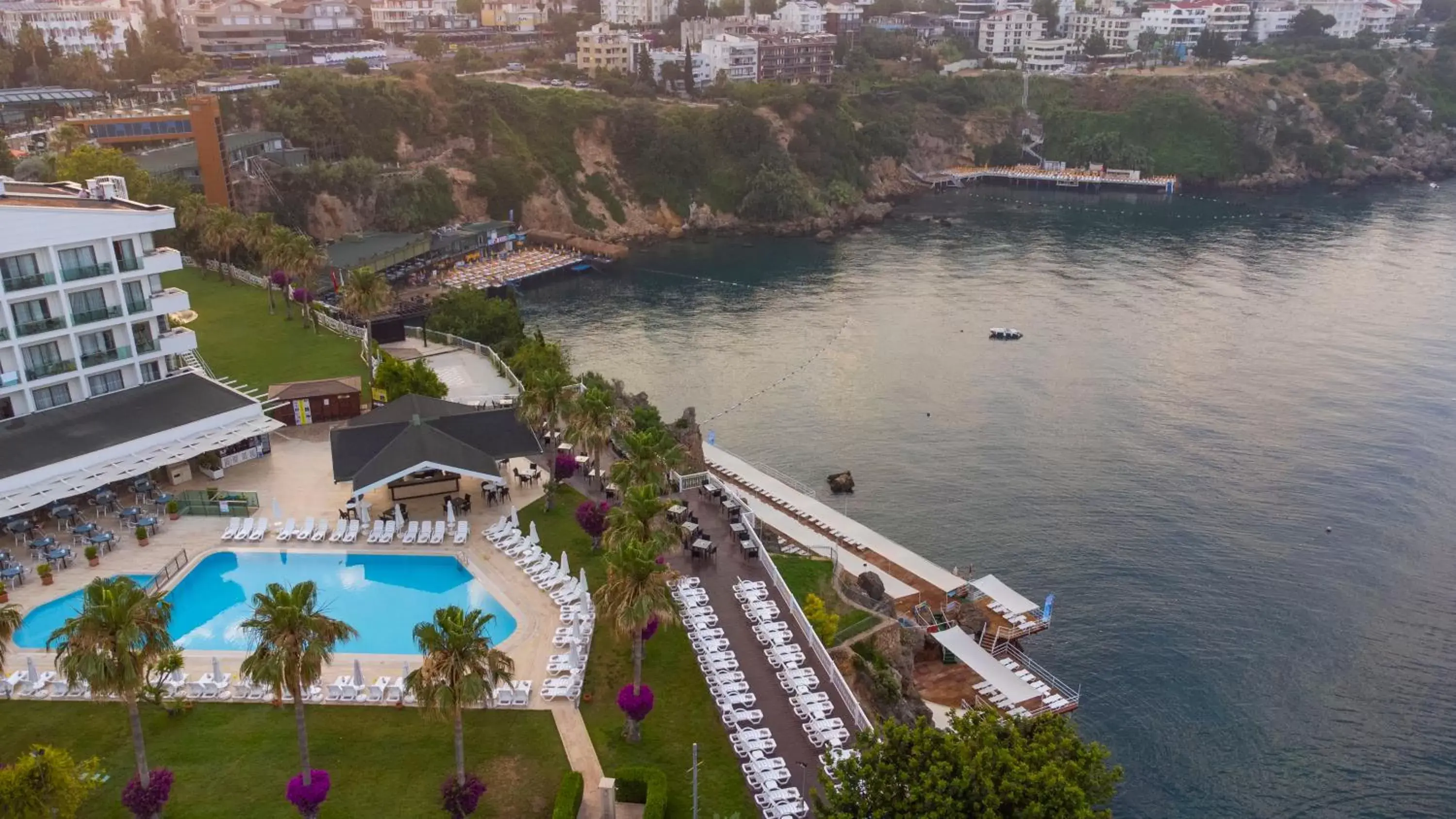 Property building, Bird's-eye View in Falcon Hotel