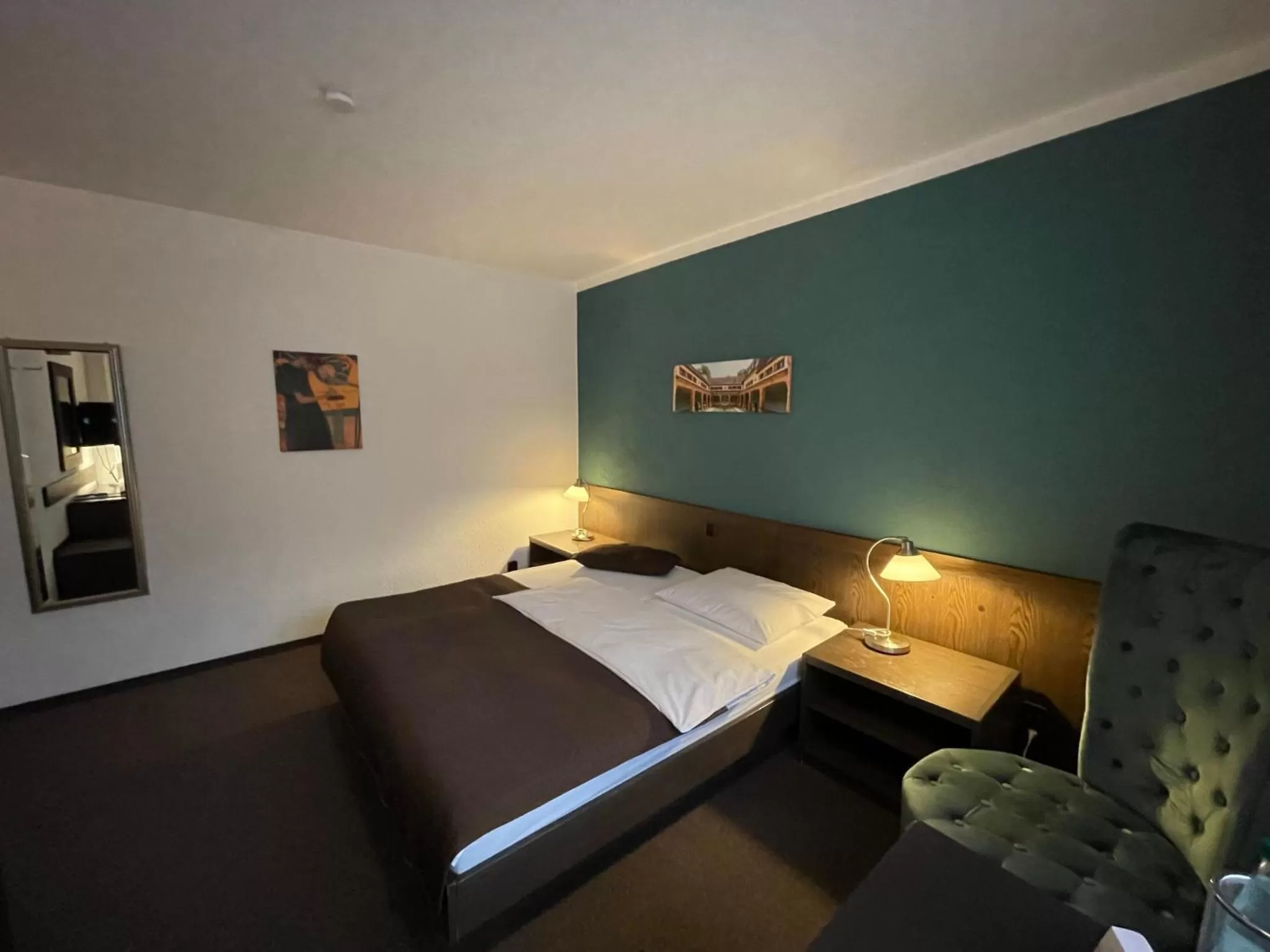 Bed in Hotel Brunnenhof