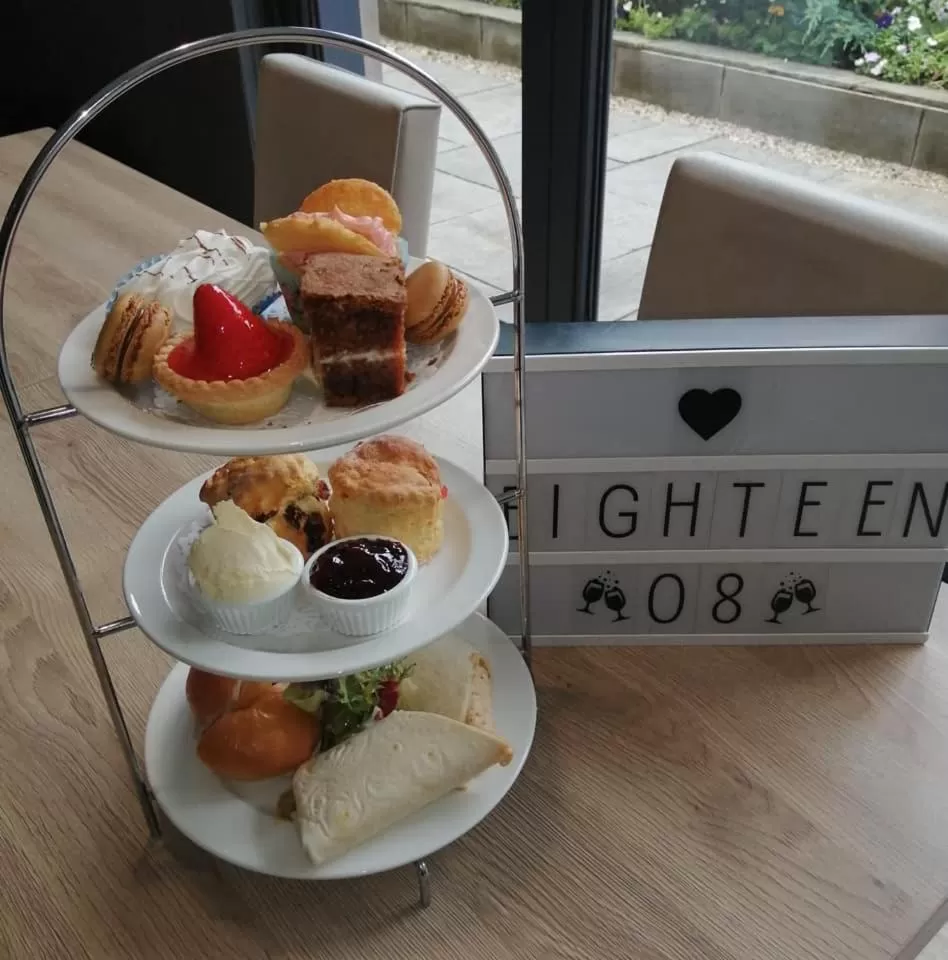 Restaurant/places to eat in The Tontine Hotel