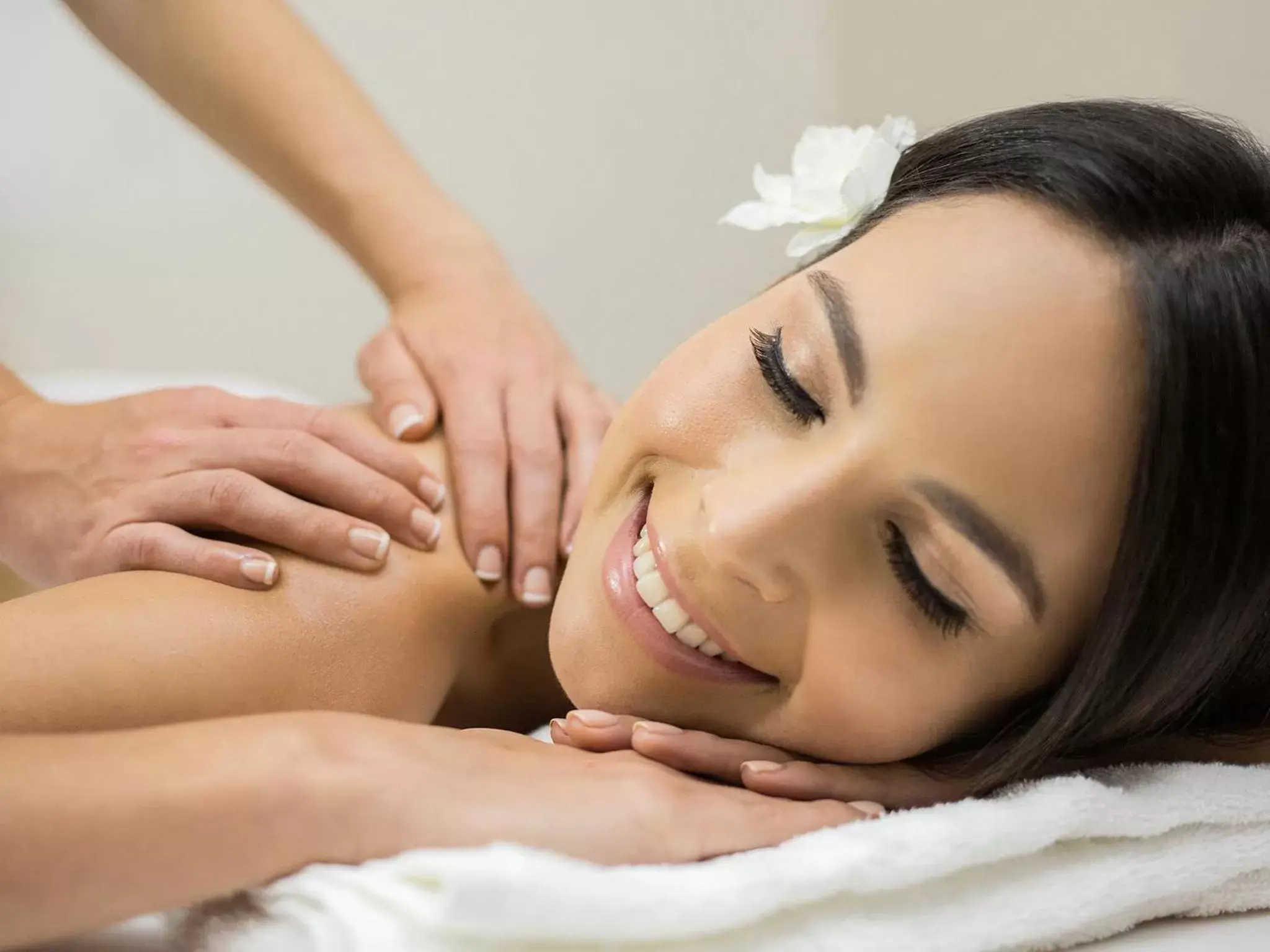 Massage in Hotel Coral & Marina