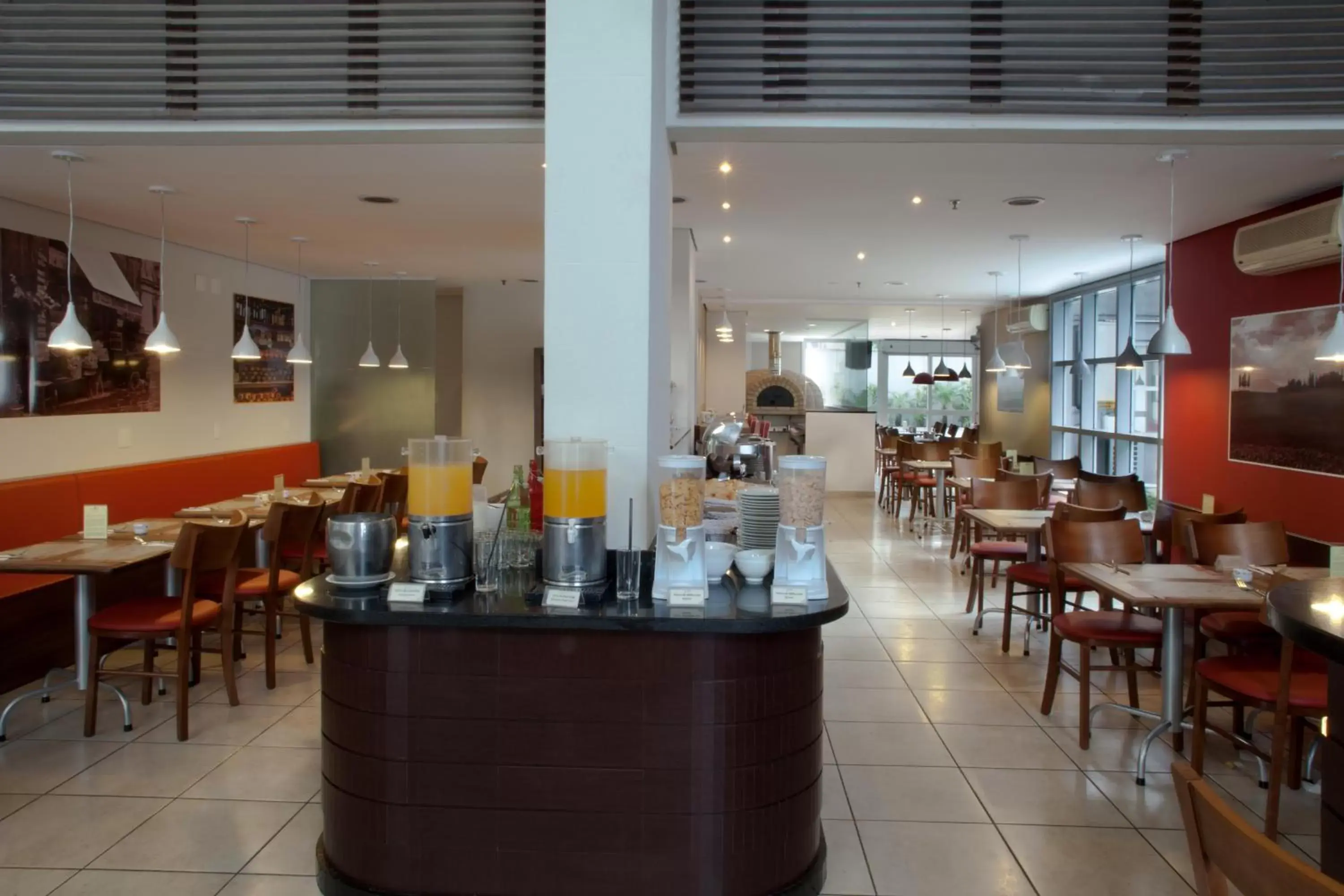 Restaurant/Places to Eat in Comfort Nova Paulista