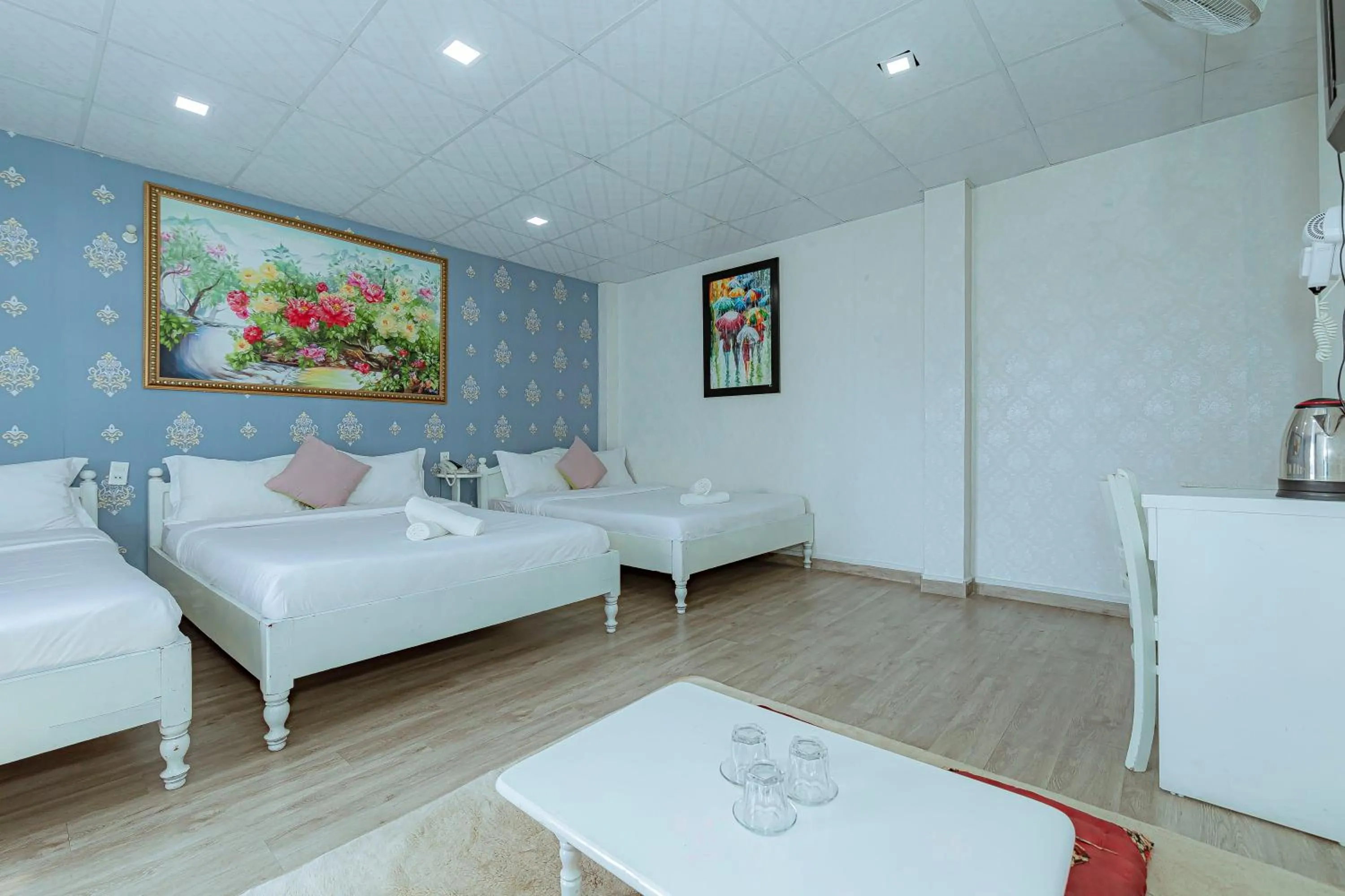 Ken's Backpackers Hotel