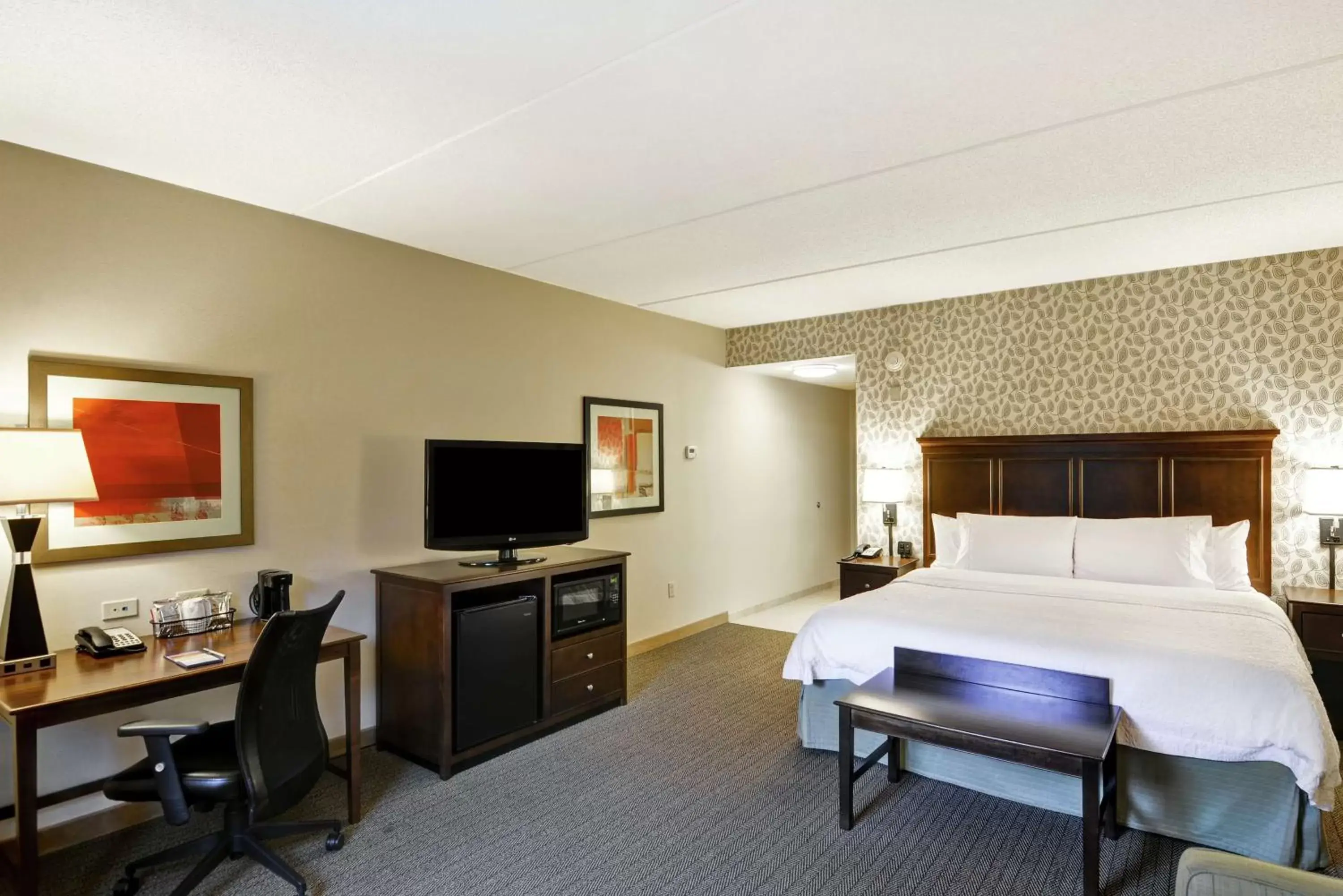 Bedroom, Bed in Hampton Inn Tunkhannock Bedroom, Bed in Hampton Inn Tunkhannock