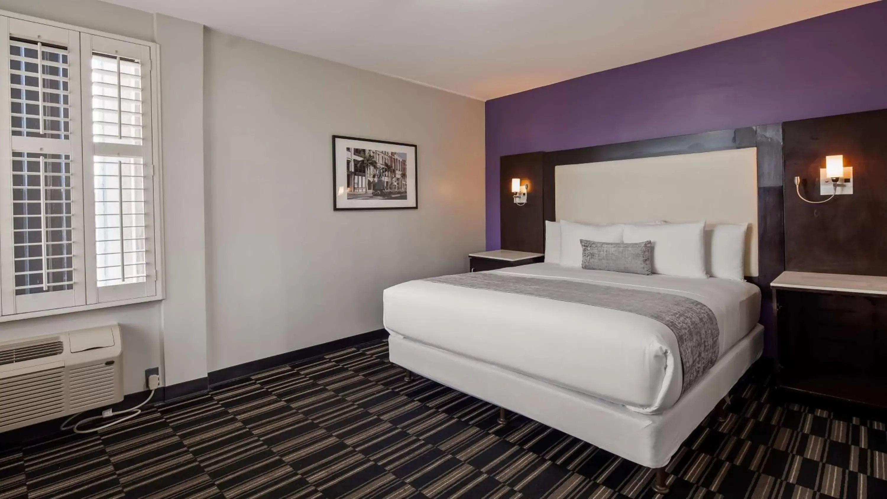 Photo of the whole room, Bed in SureStay Hotel by Best Western Beverly Hills West LA