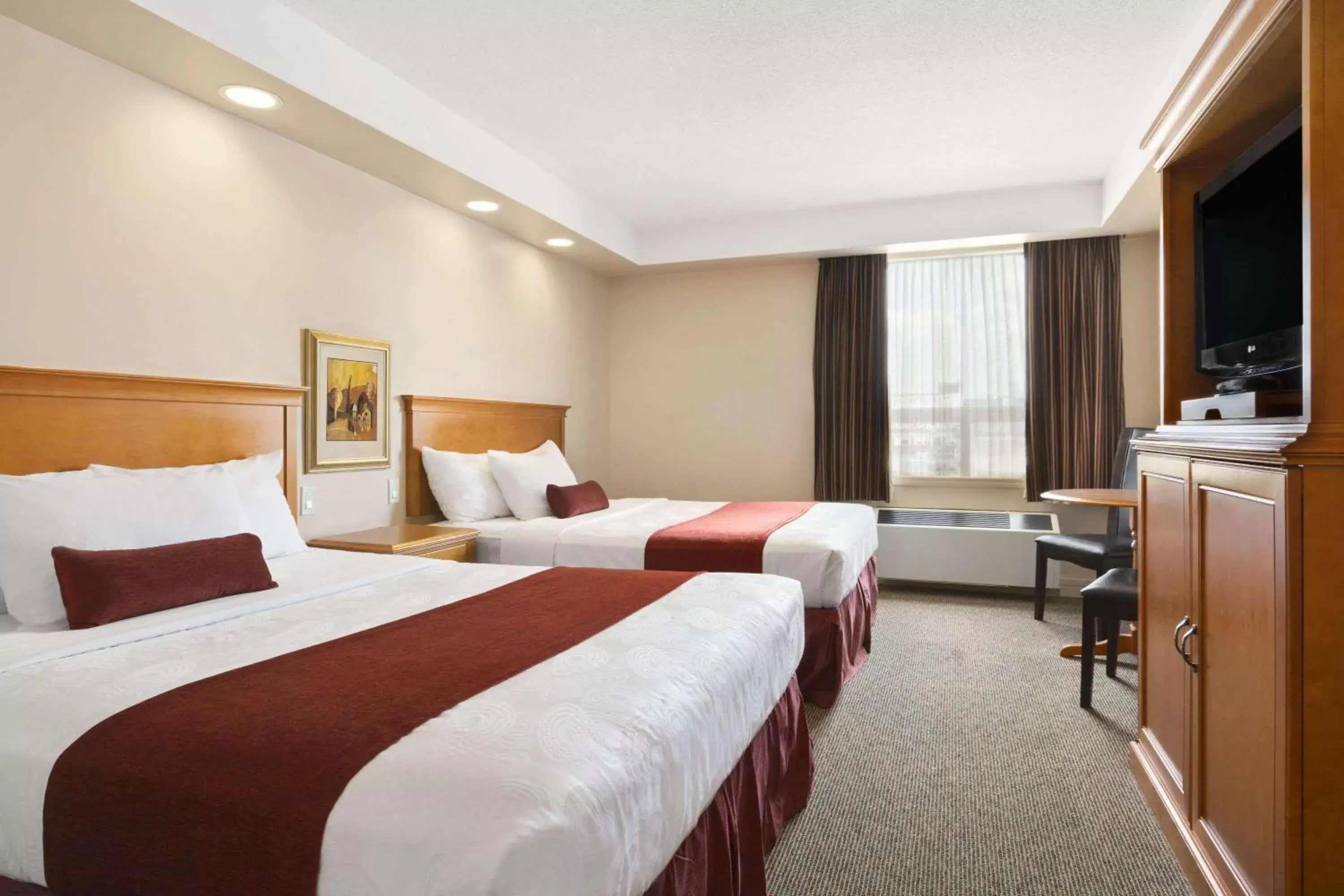Photo of the whole room, Bed in Travelodge by Wyndham Spruce Grove
