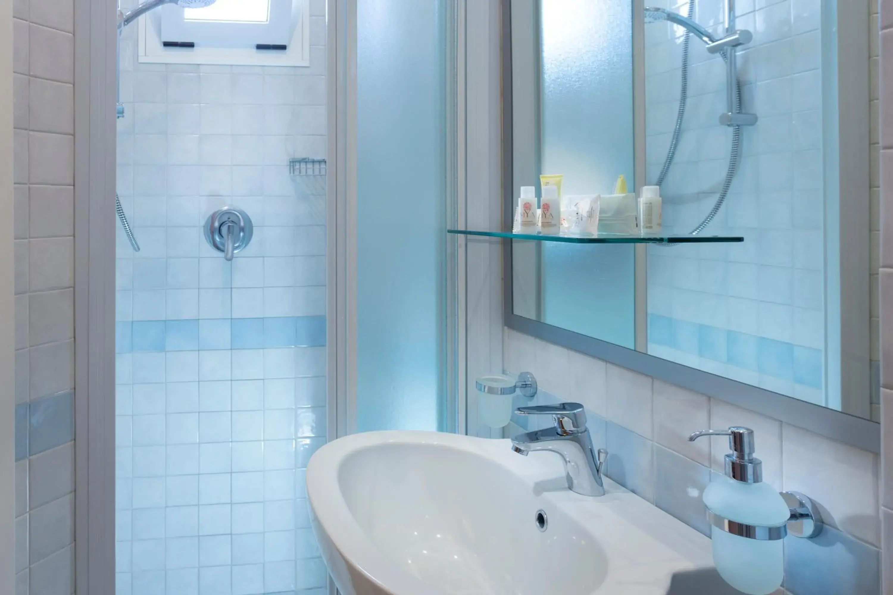 Bathroom in Hotel Gallia Palace