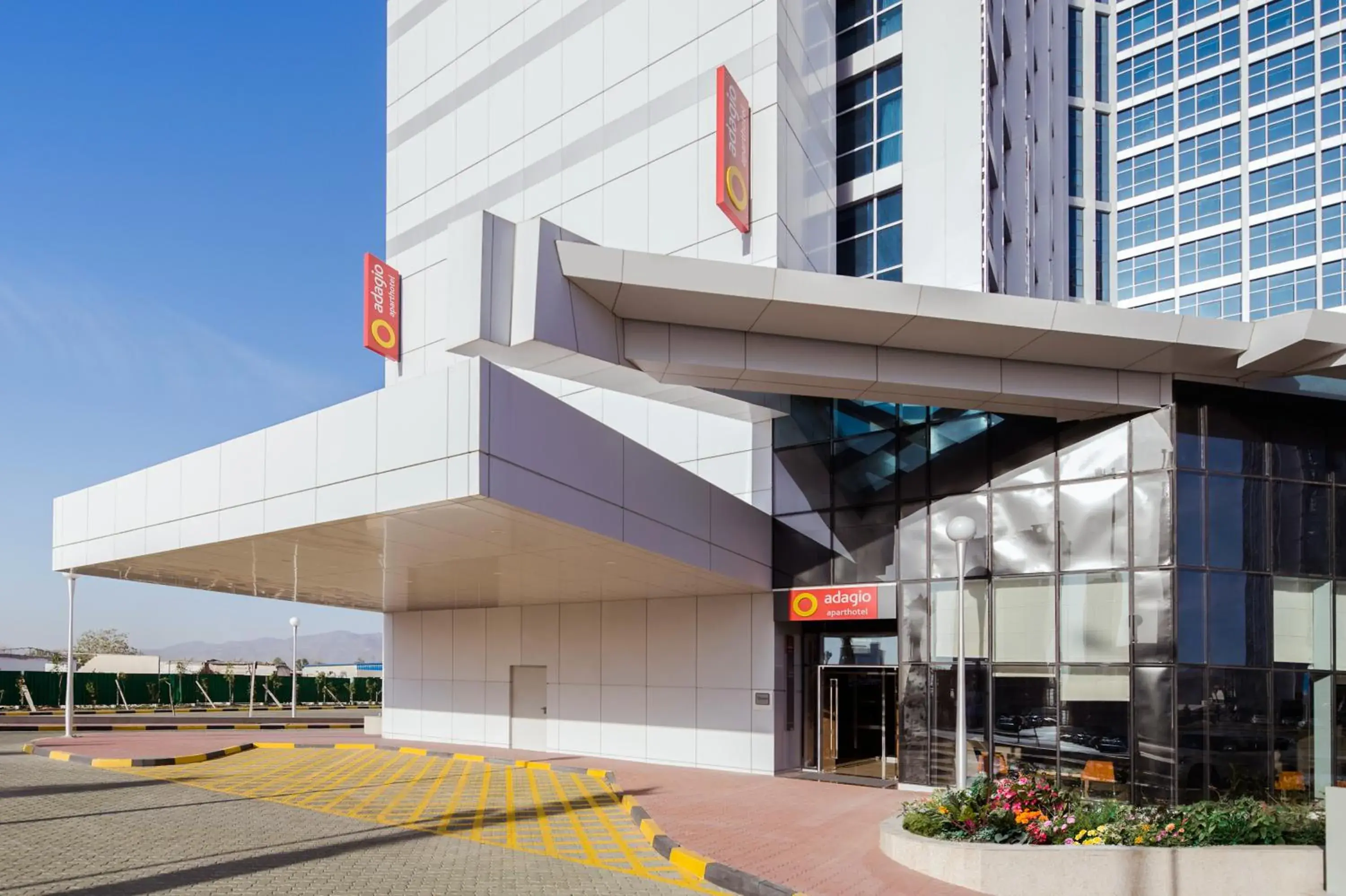 Facade/entrance, Property Building in Aparthotel Adagio Fujairah