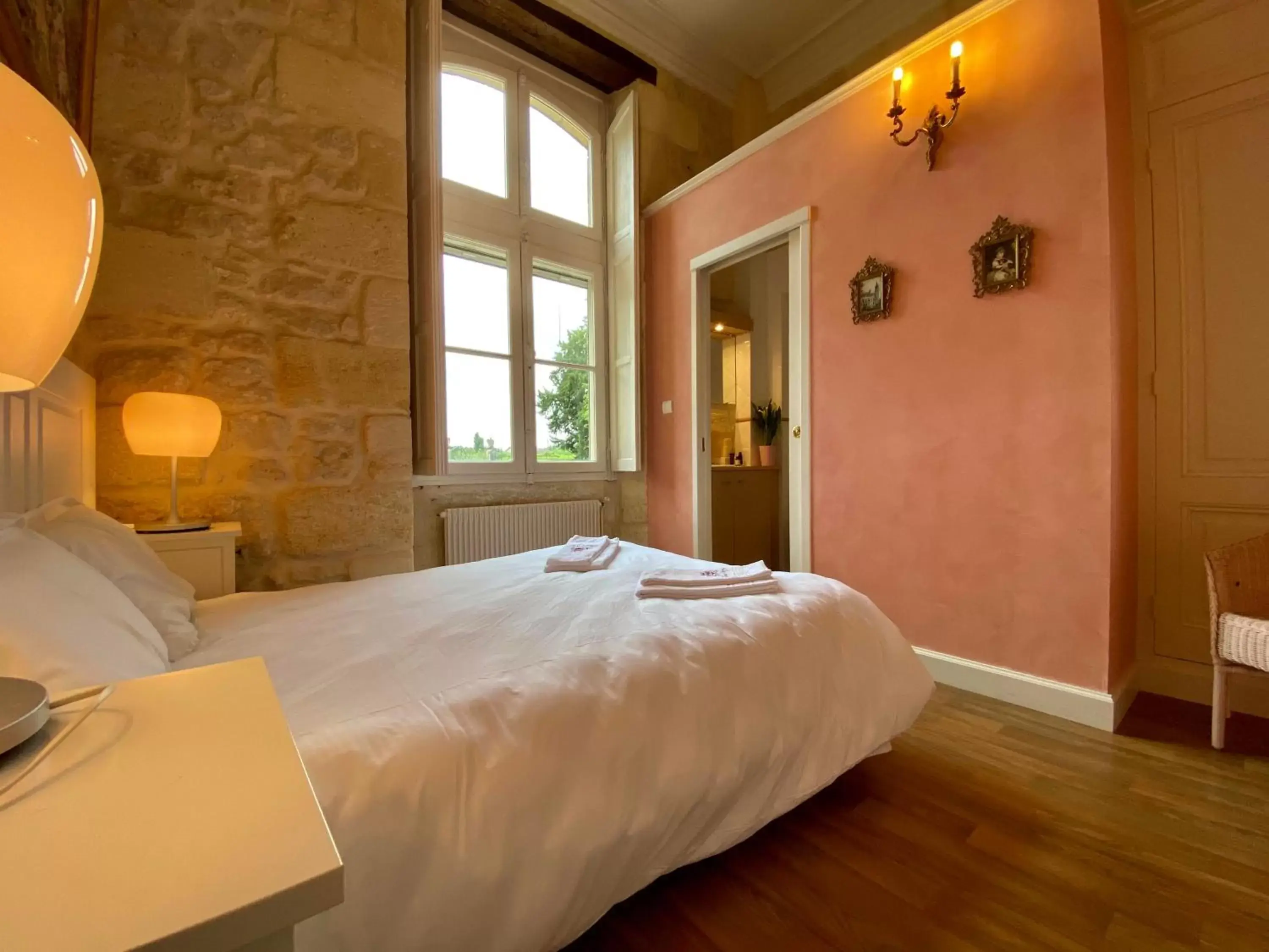 Bedroom, Bed in Château Borgeat de Lagrange - privatisation