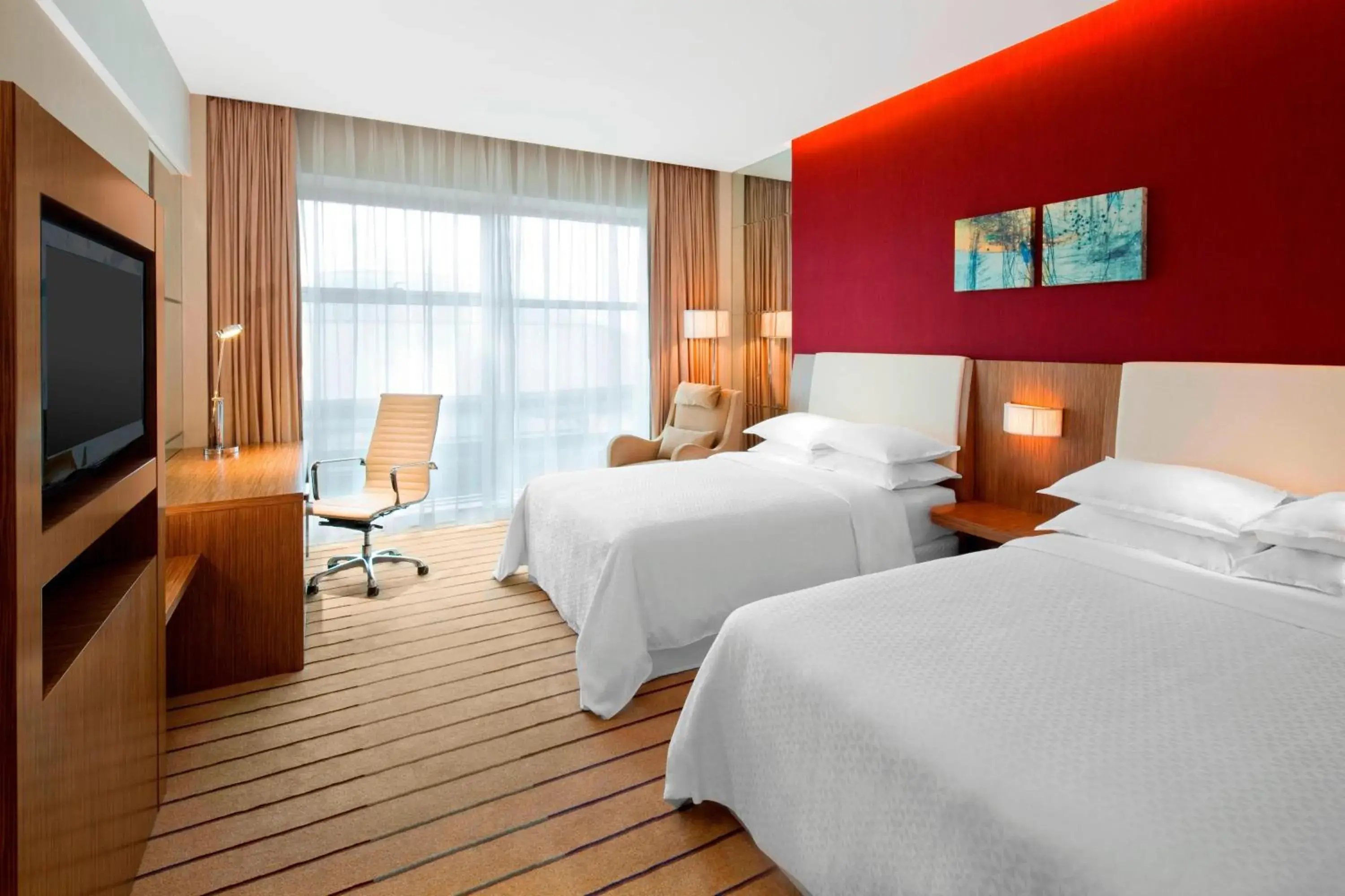 Photo of the whole room, Bed in Four Points by Sheraton Qingdao, Chengyang