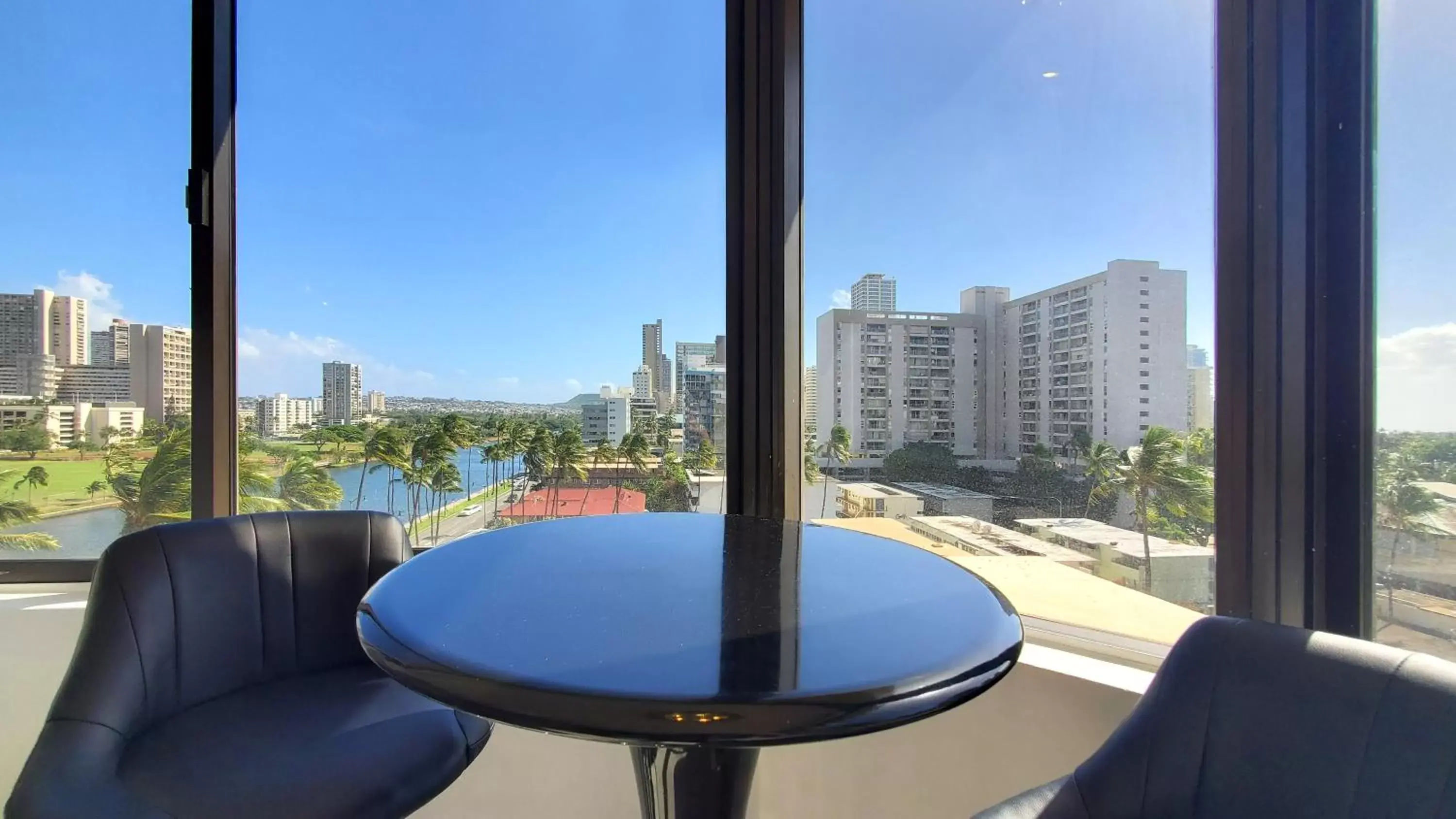 Waikiki beach modern studio No resort fee Best location