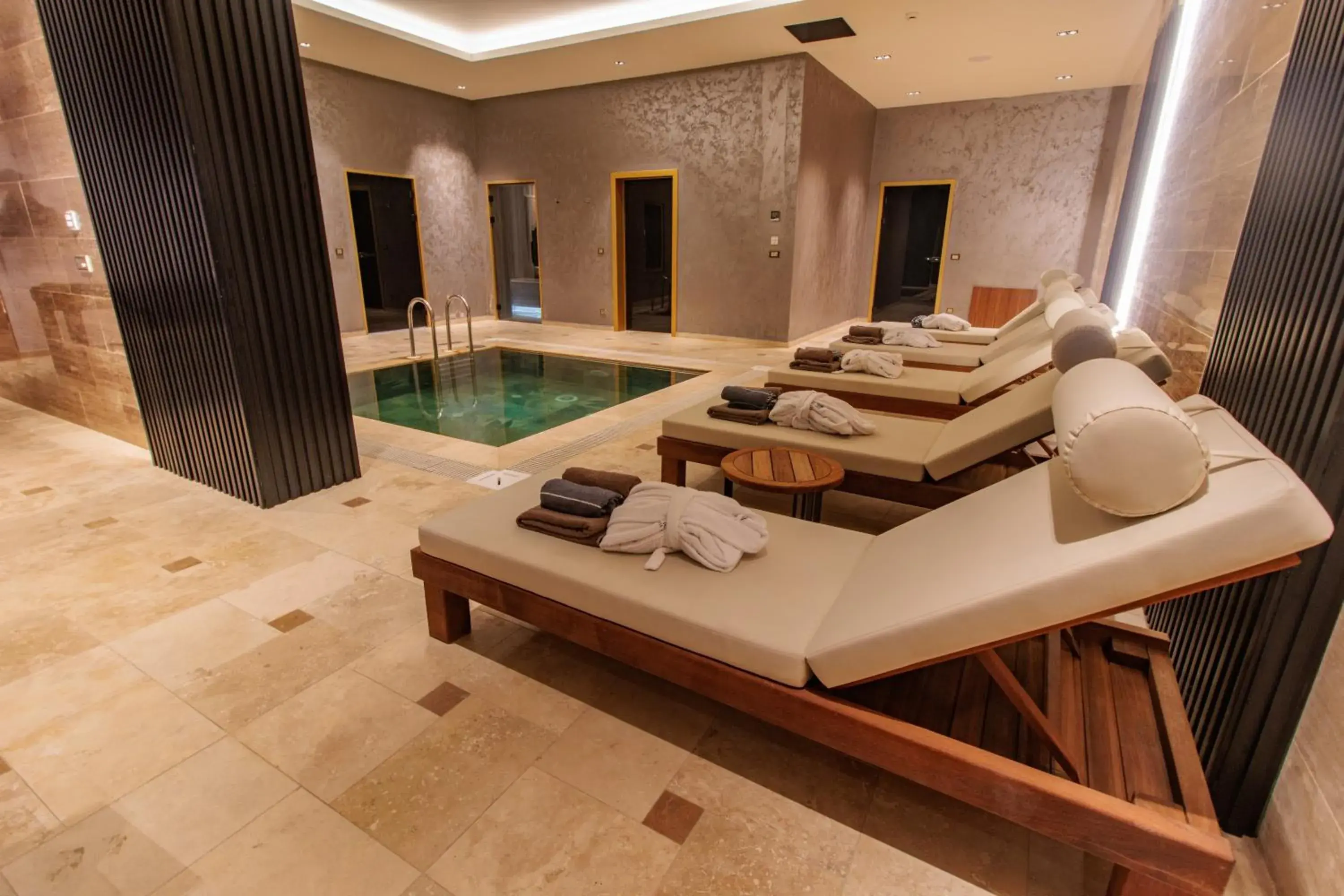 Spa and wellness centre/facilities, Swimming Pool in Anadolu Hotels Esenboga Thermal