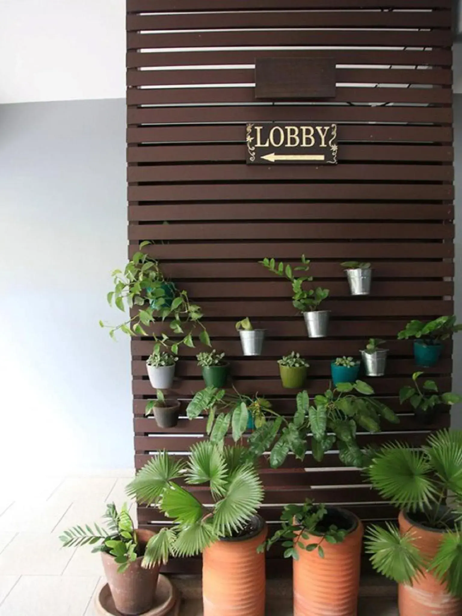 Facade/entrance in Baan Suwantawe Facade/entrance in Baan Suwantawe