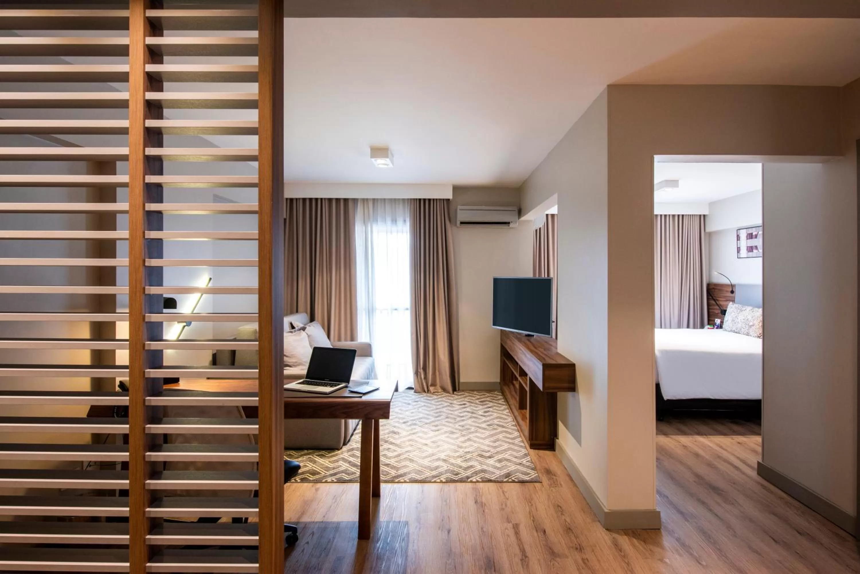 Photo of the whole room, Bed in Mercure Curitiba Batel