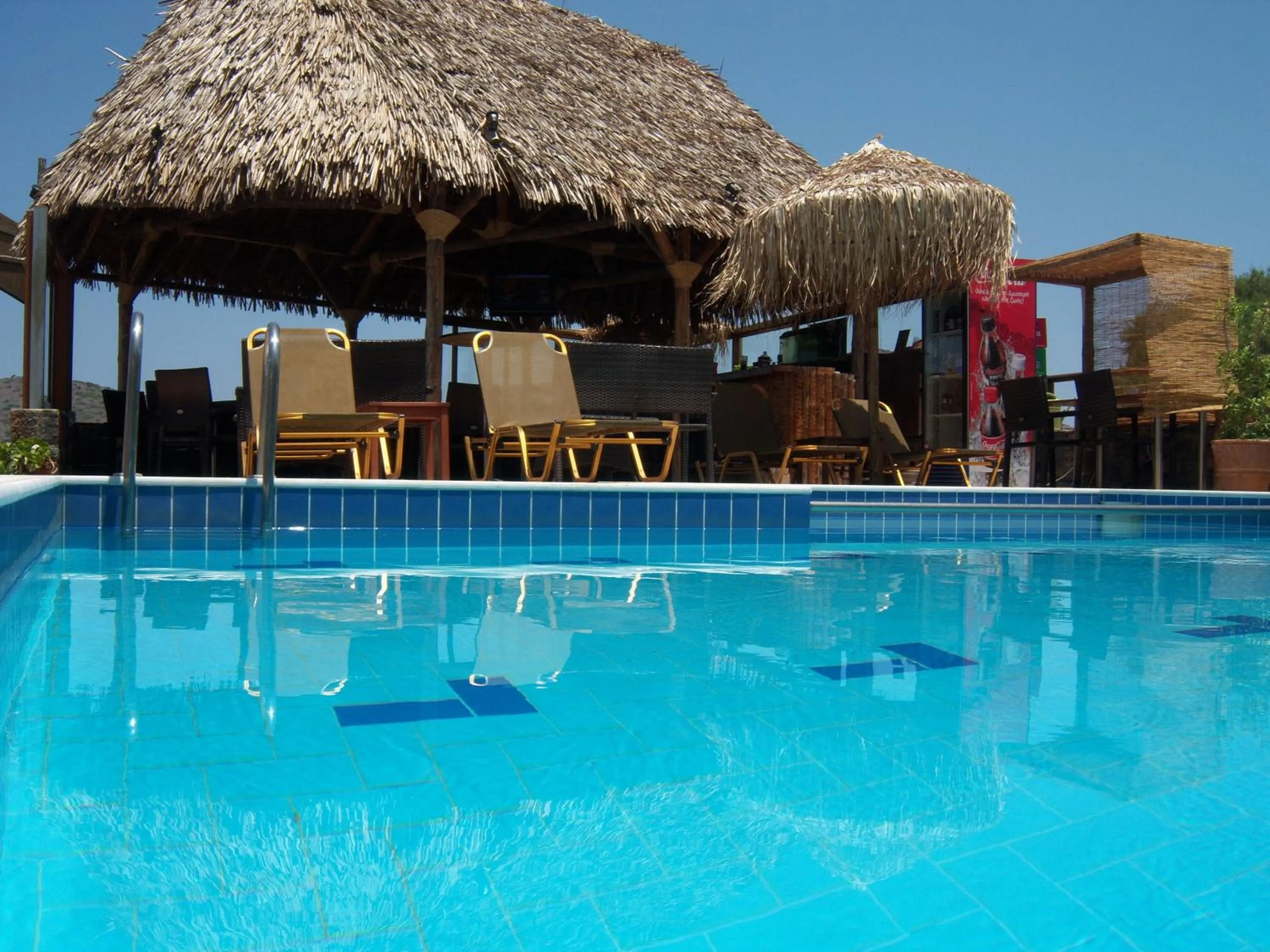 Swimming pool in Elounda Sunrise Apartments