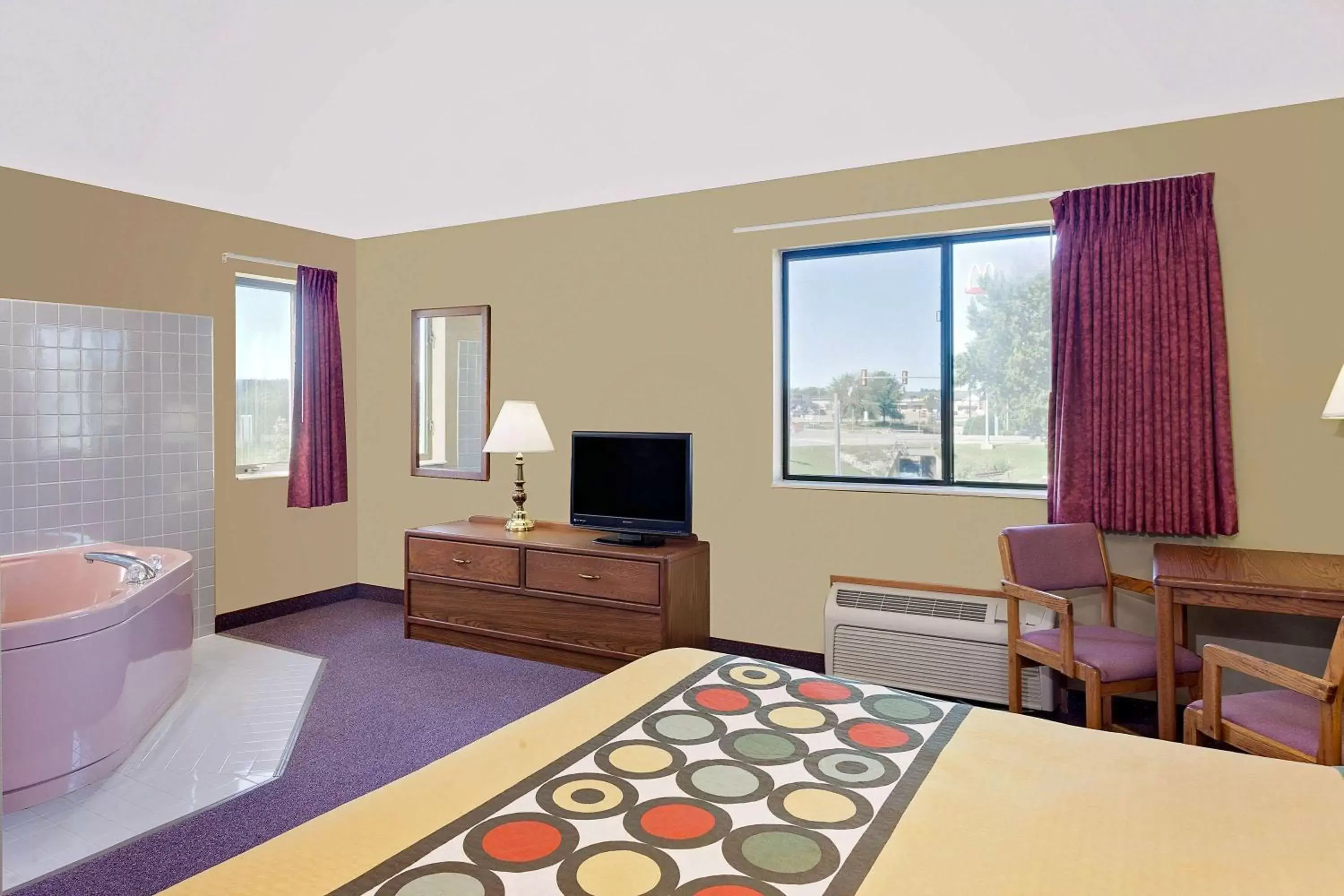 Photo of the whole room, TV/Entertainment Center in Super 8 by Wyndham Dyersville