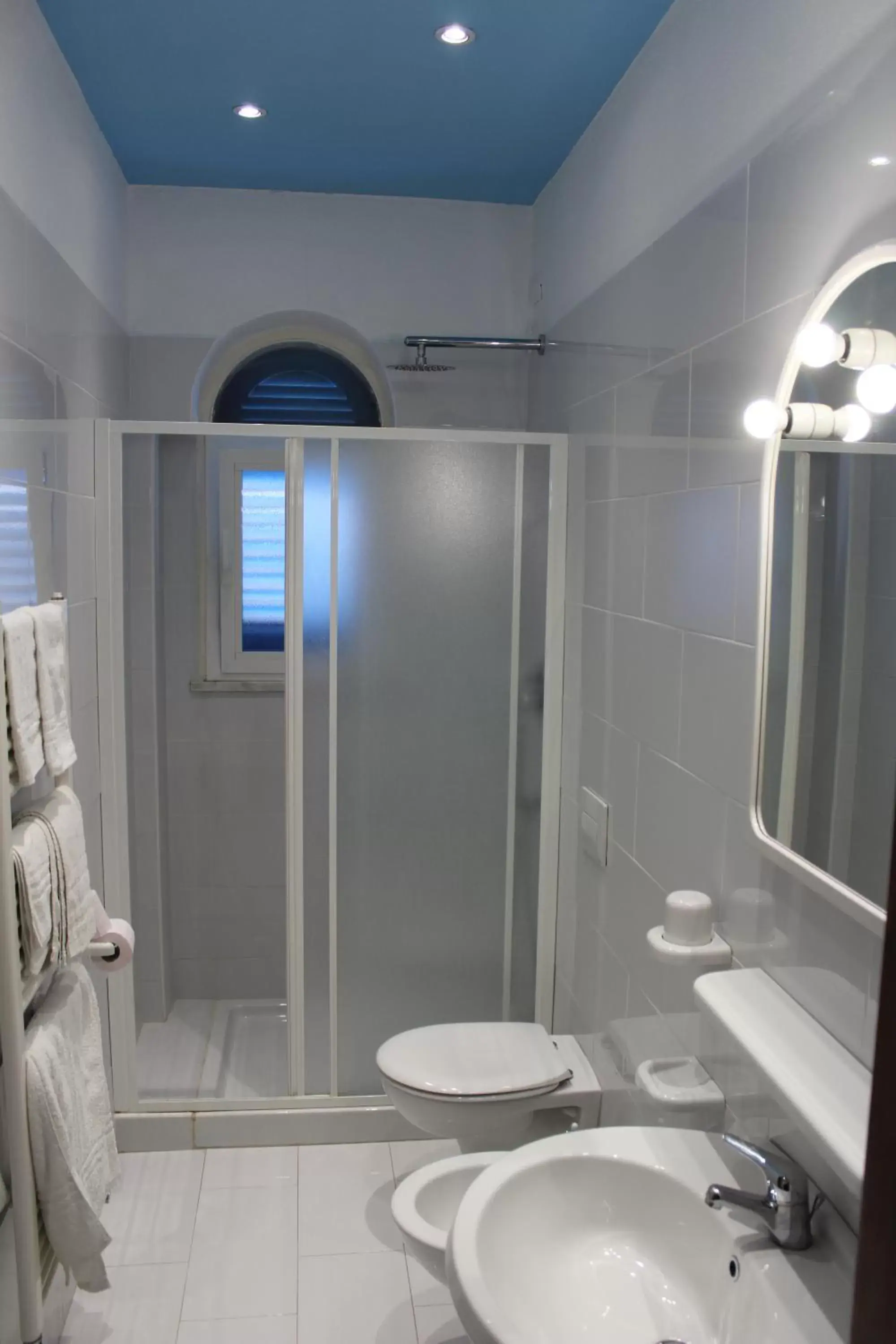 Shower, Bathroom in Aparthotel Villa Marinù