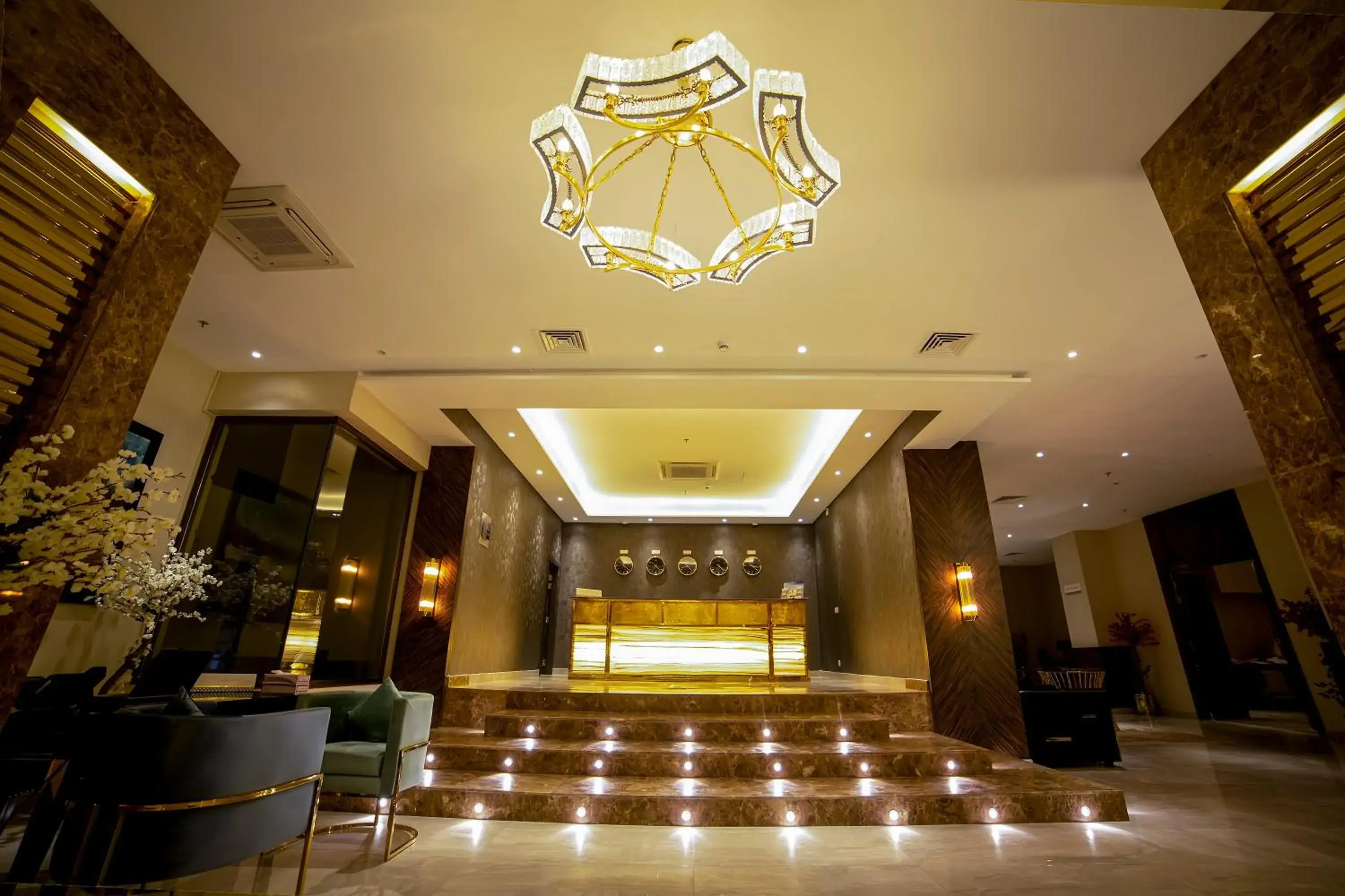 Lobby or reception in Best Western Premier Hotel Gulberg Lahore