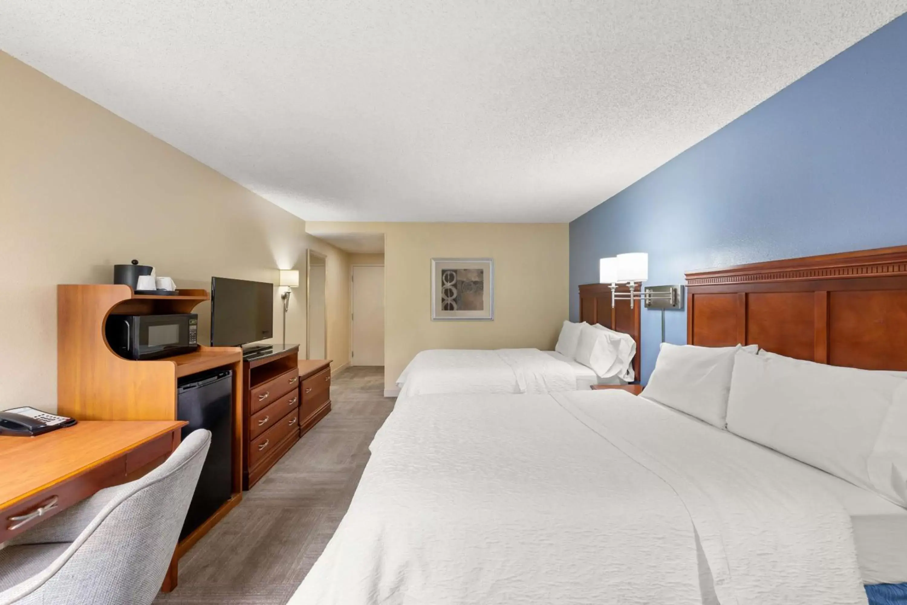 Bedroom, Bed in Hampton Inn Miami-Airport West