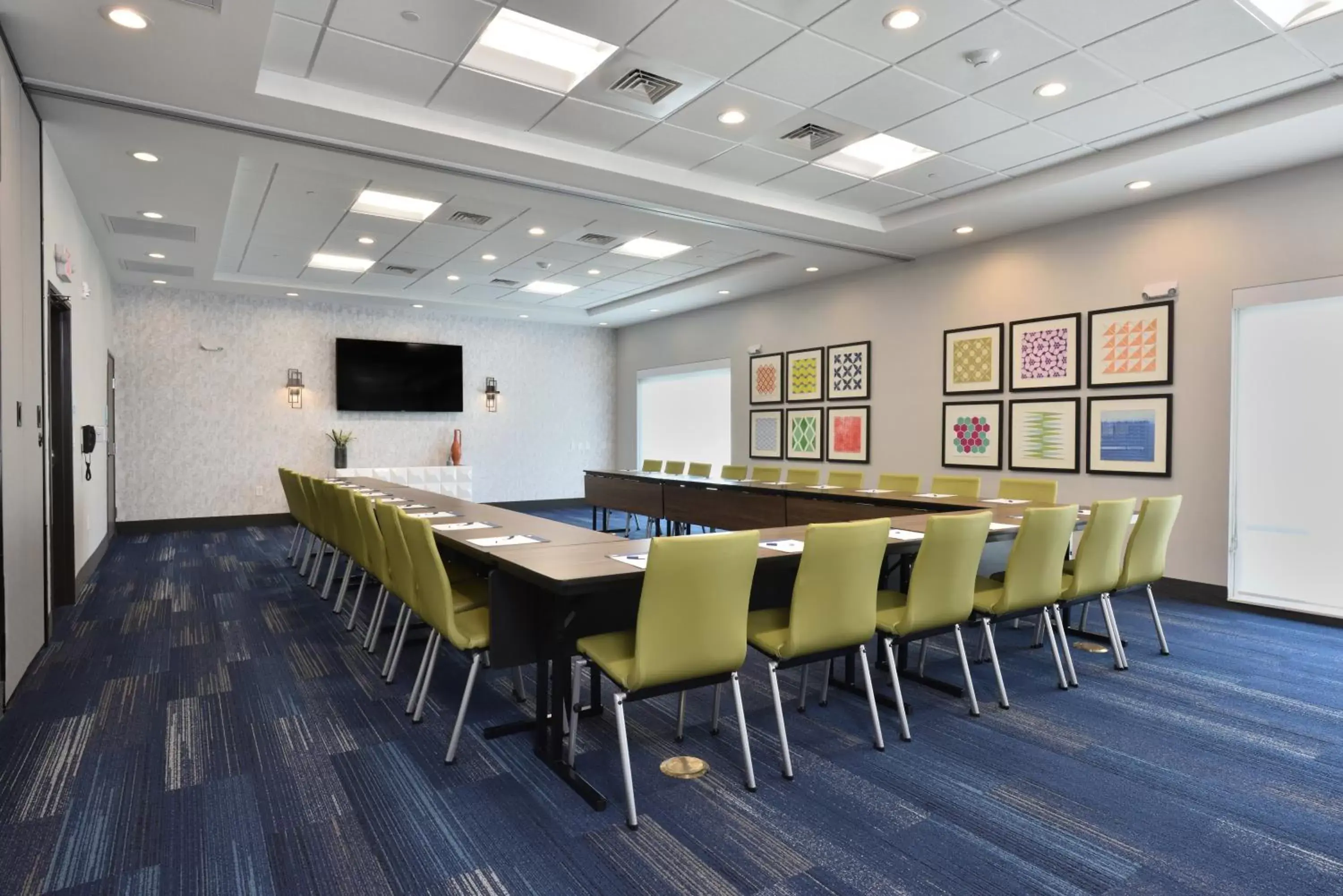 Meeting/conference room in Holiday Inn Express & Suites - Houston North - Woodlands Area, an IHG Hotel