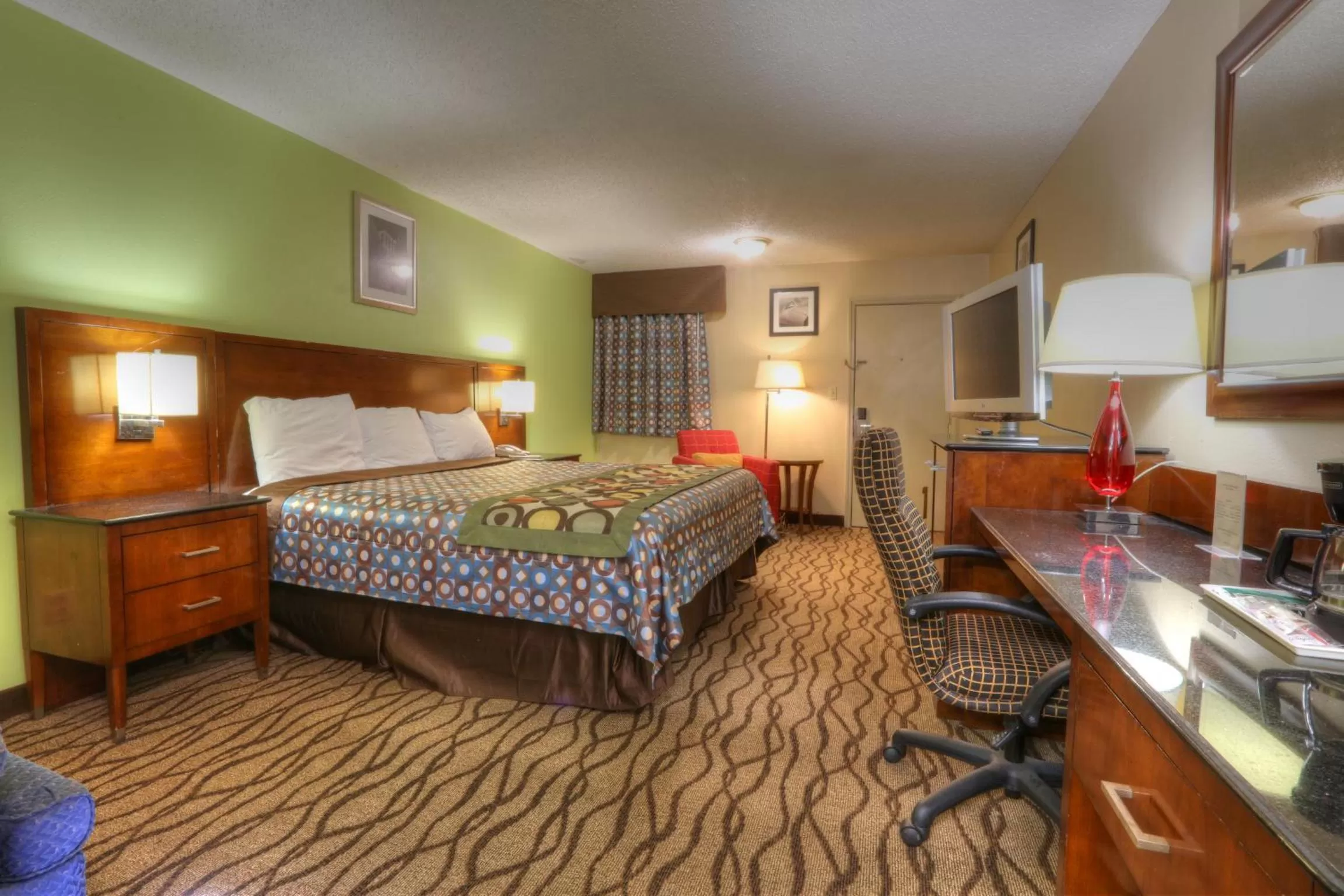 Photo of the whole room, Bed in Dexter Inn