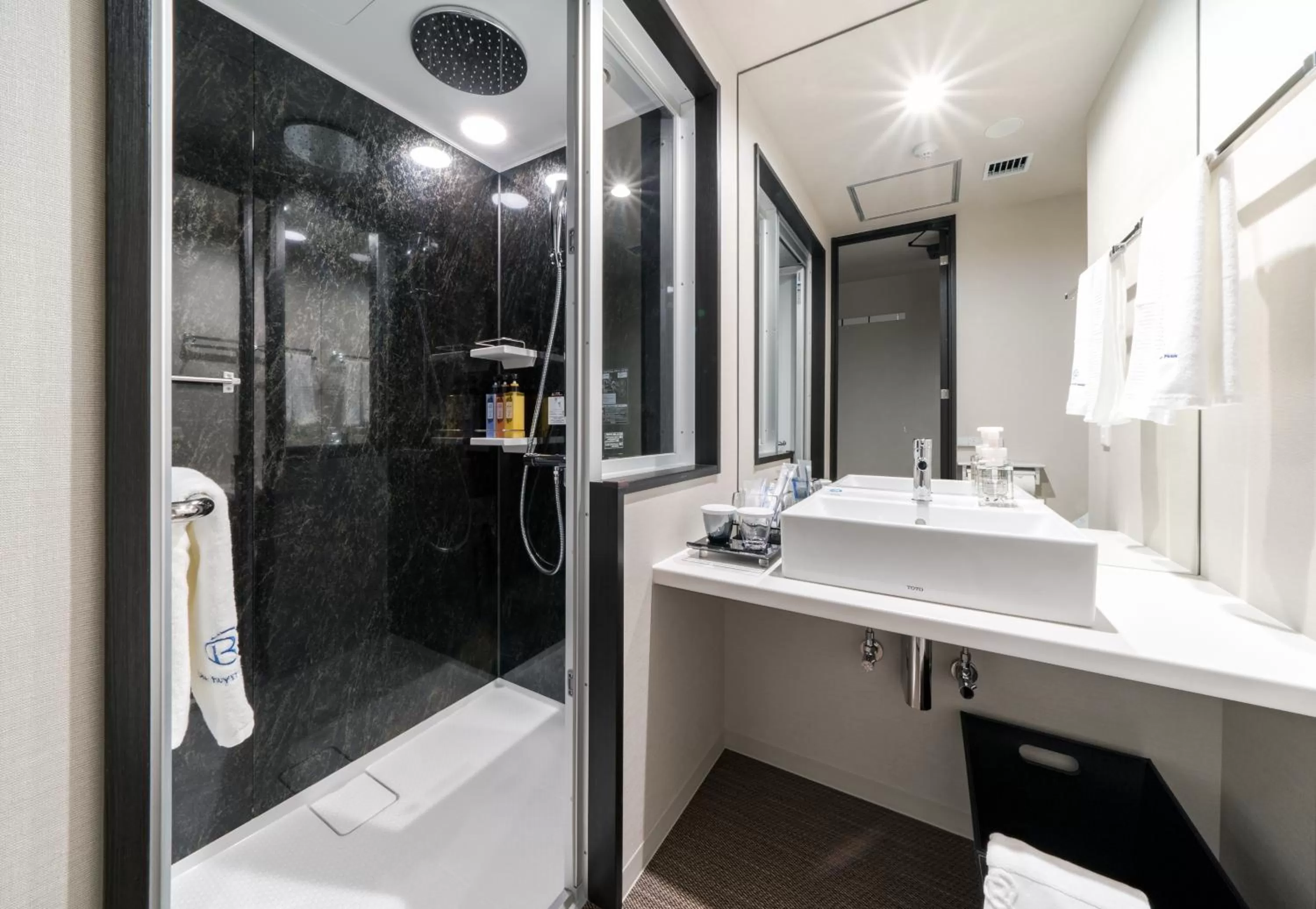 Bathroom in DEL style Fukuoka Nishinakasu by Daiwa Roynet Hotel