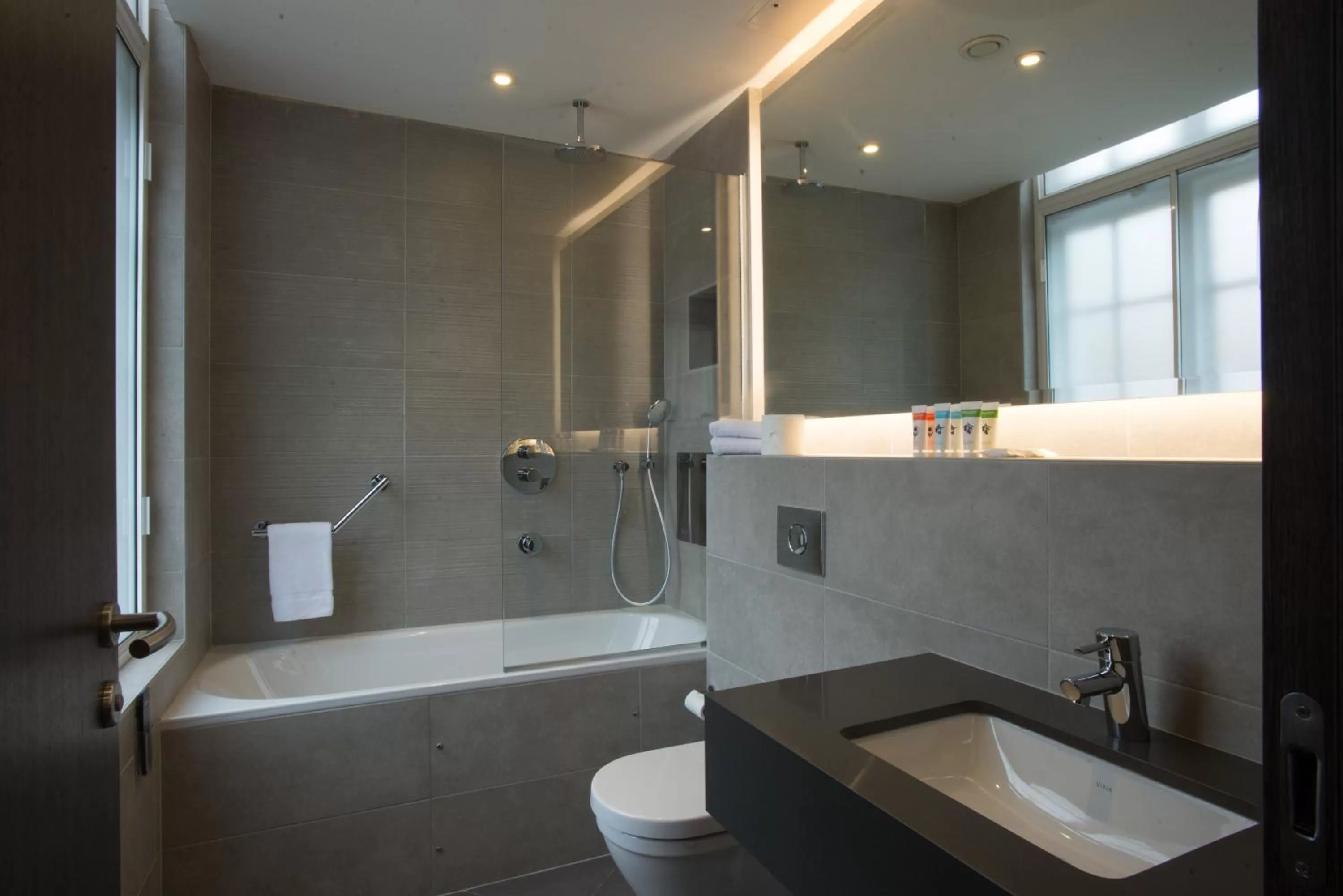 Bathroom in The Kings Head Hotel