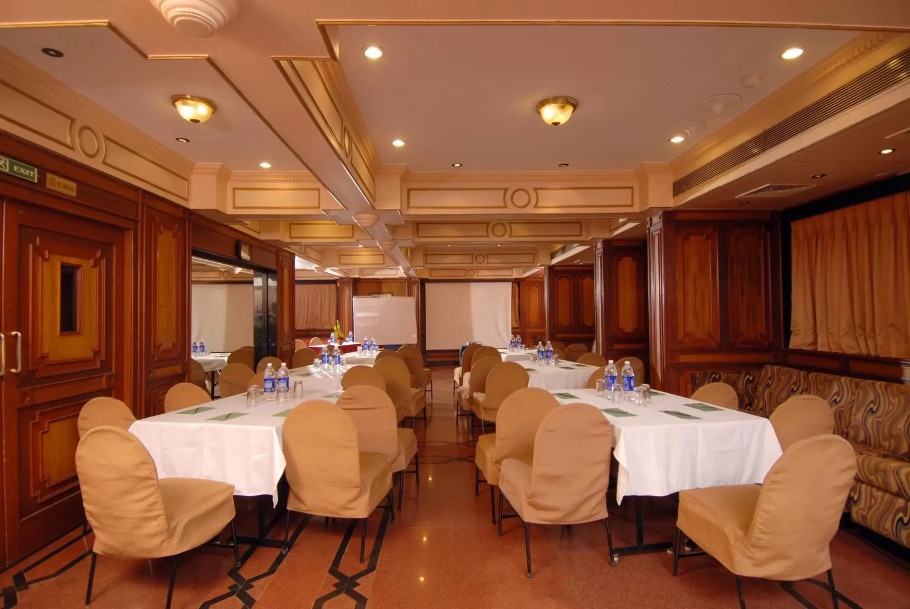 Business facilities in Hotel Park View, Mumbai
