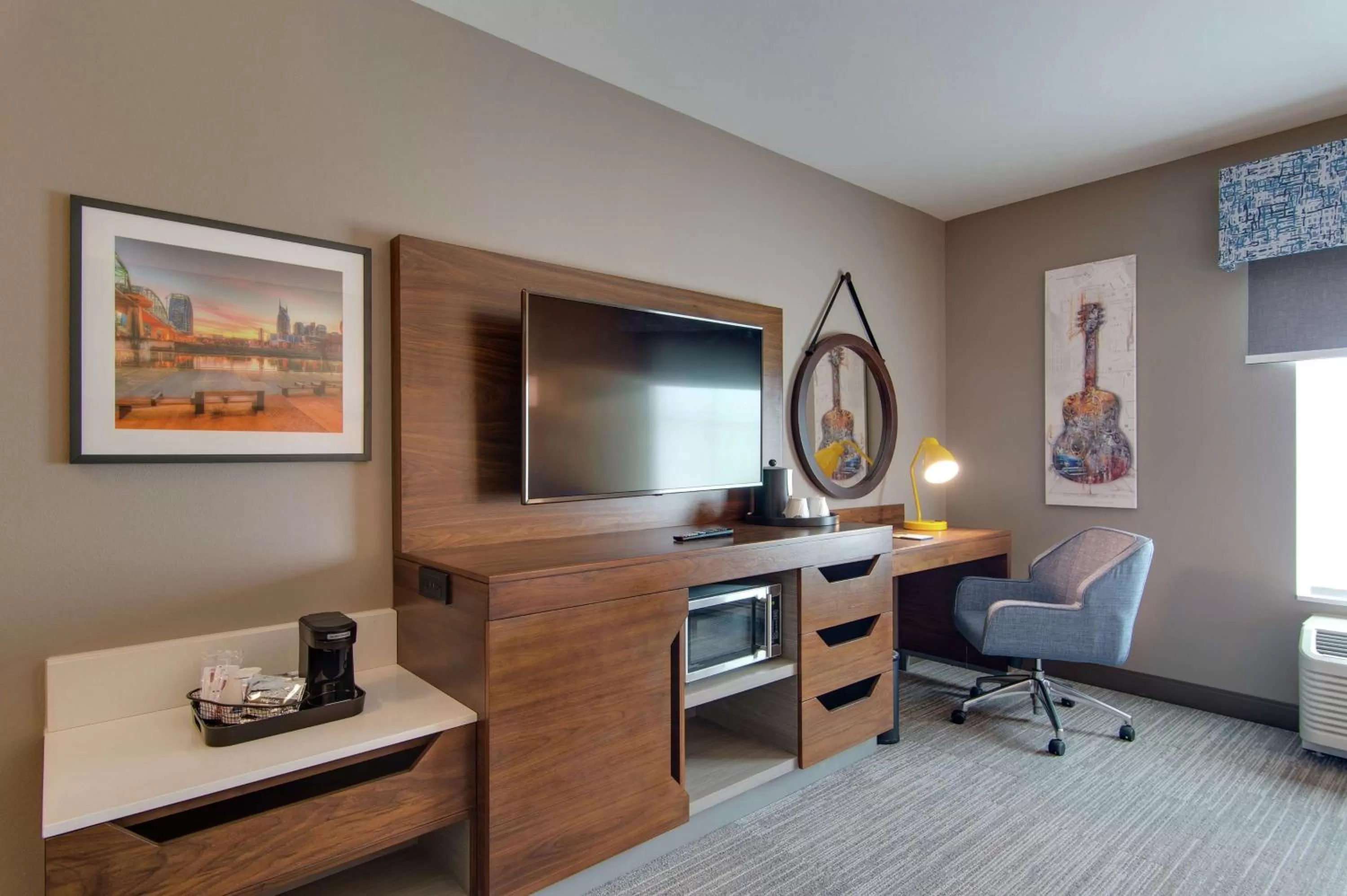 Bedroom in Hampton Inn & Suites by Hilton Nashville North Skyline