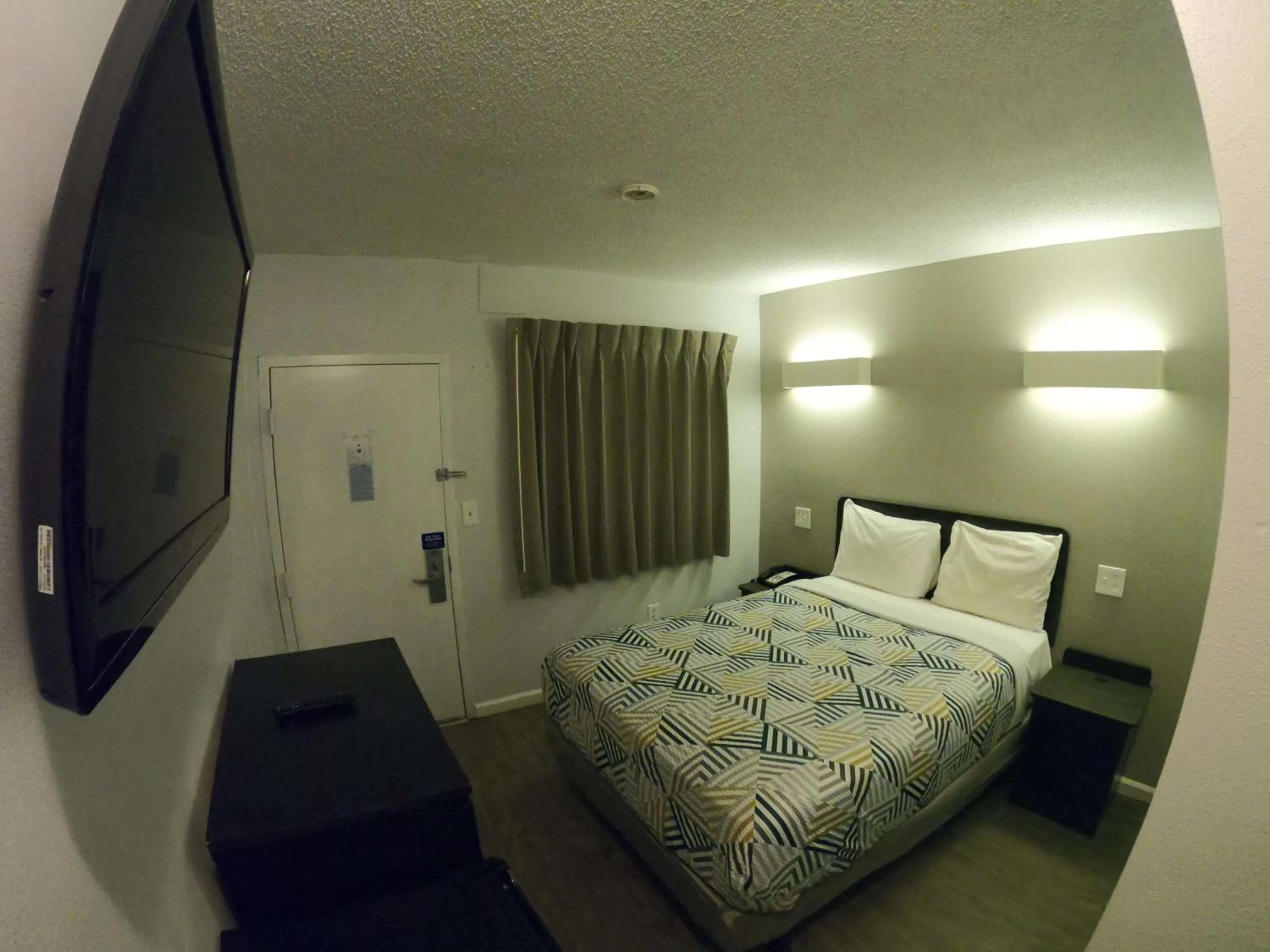 Bed in Motel 6-Toms River, NJ