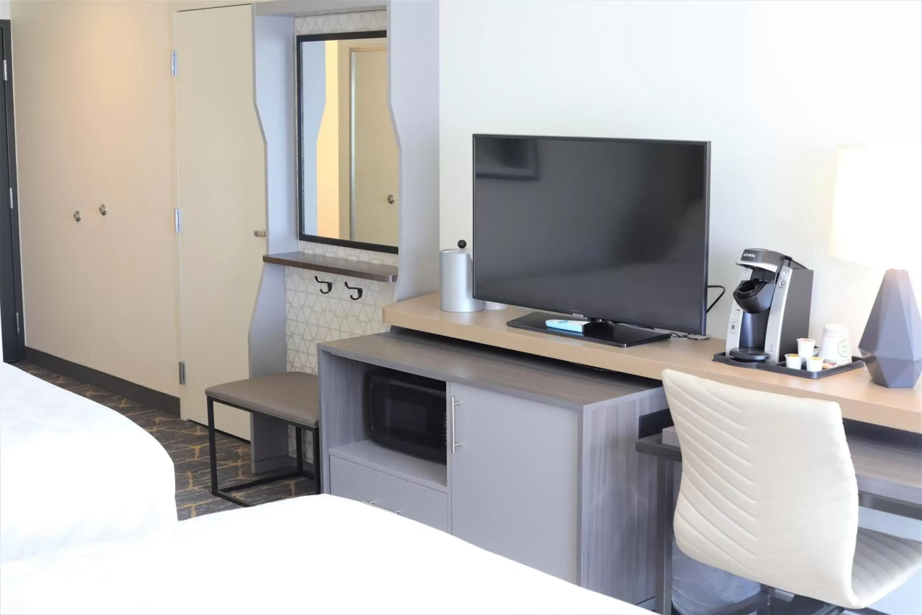 Standard Room in Holiday Inn & Suites St. Cloud by IHG Standard Room in Holiday Inn & Suites St. Cloud by IHG