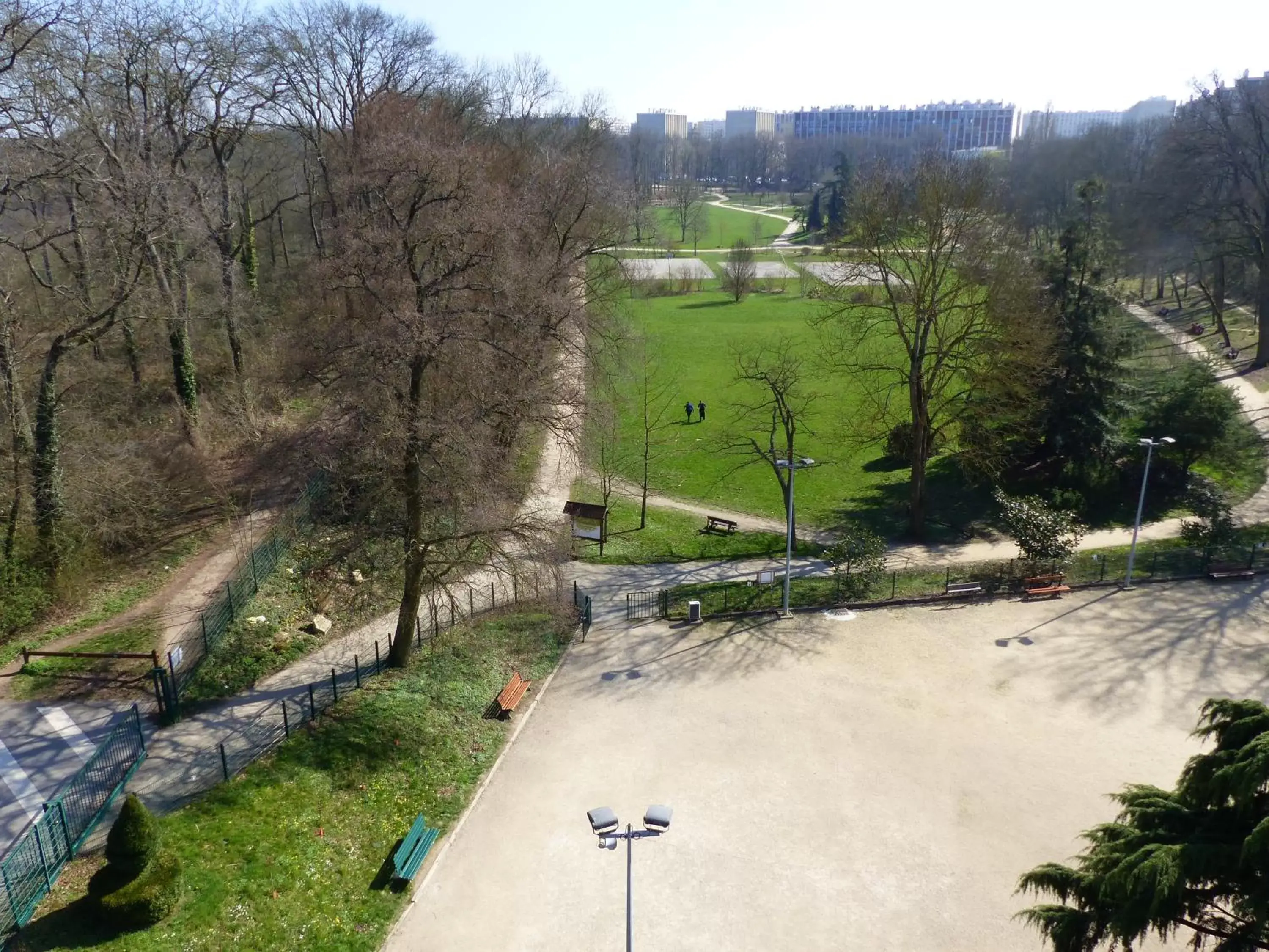 Garden view in ibis Paris Meudon Velizy