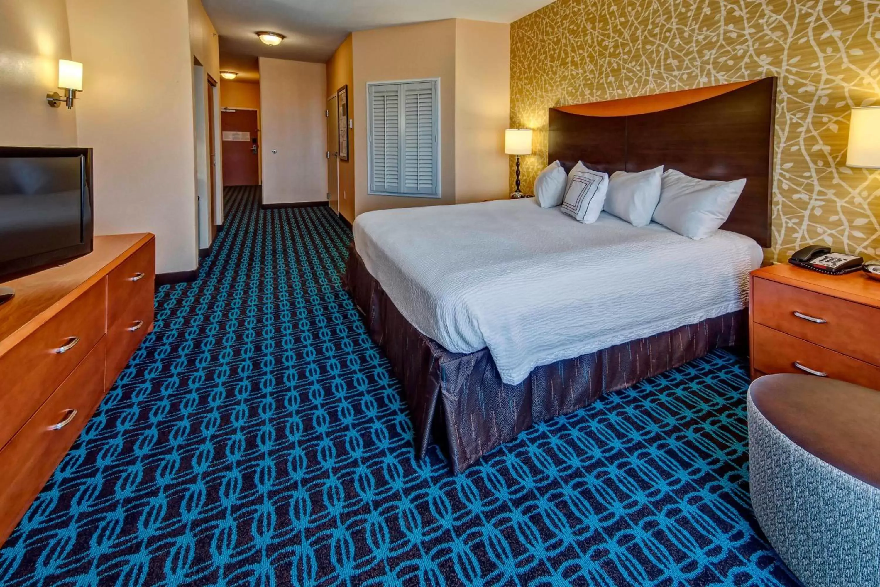 Swimming pool, Bed in Fairfield Inn and Suites by Marriott Weatherford