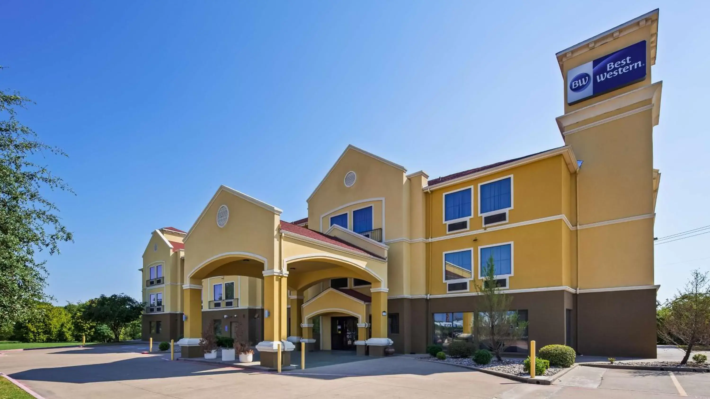 Property building in Best Western Executive Inn Corsicana