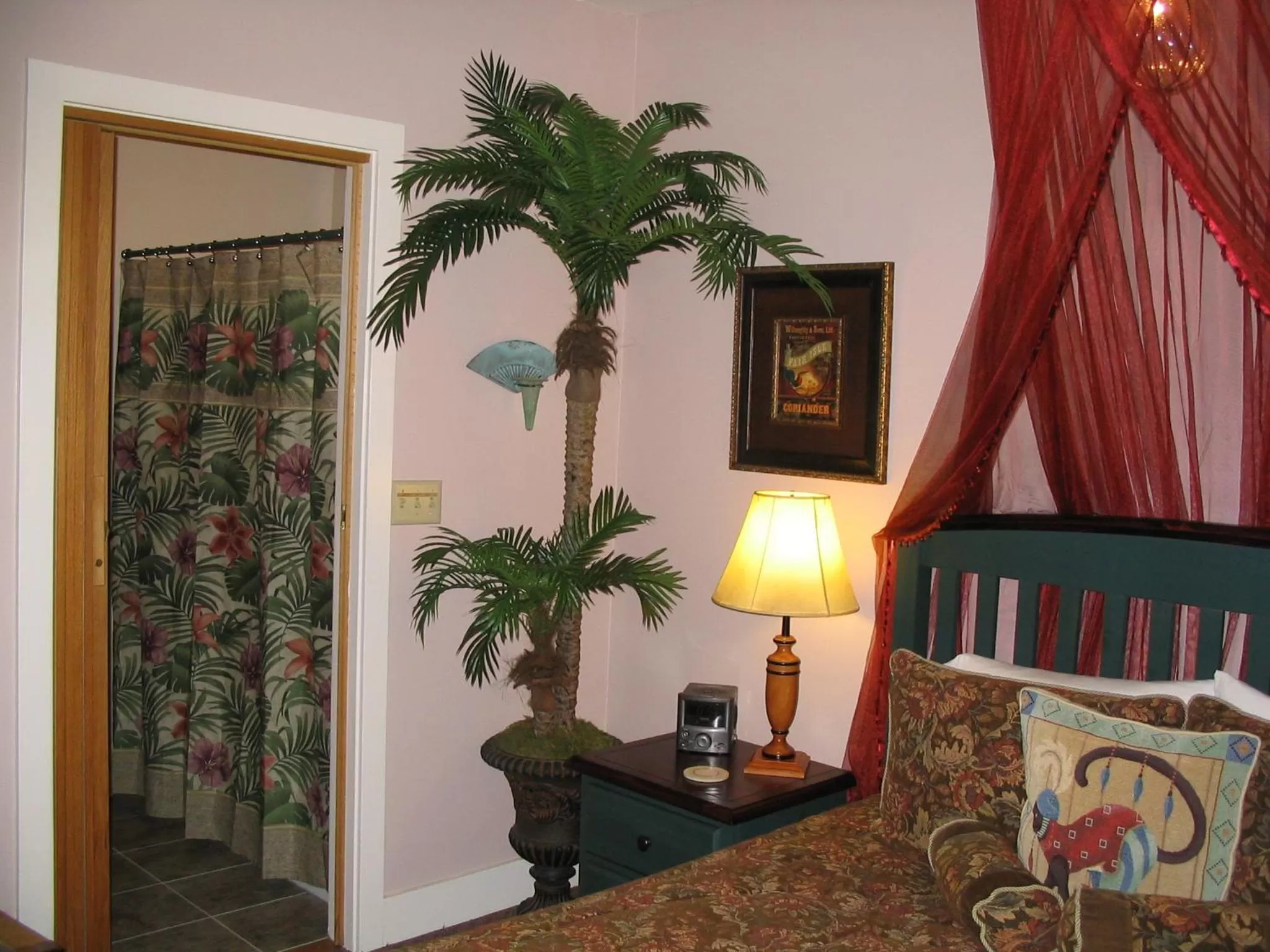 Decorative detail, Bed in Arden Forest Inn