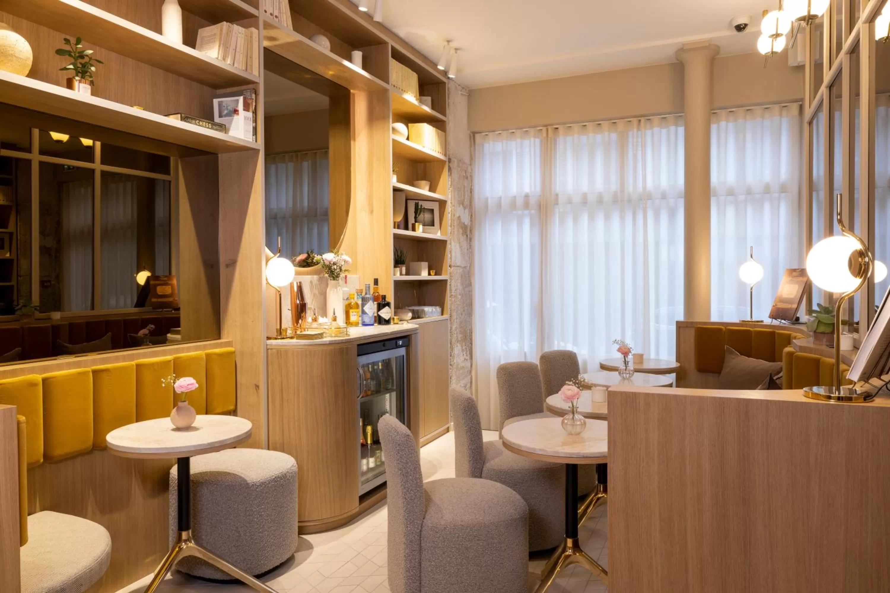 Lounge or bar in Hôtel Beige