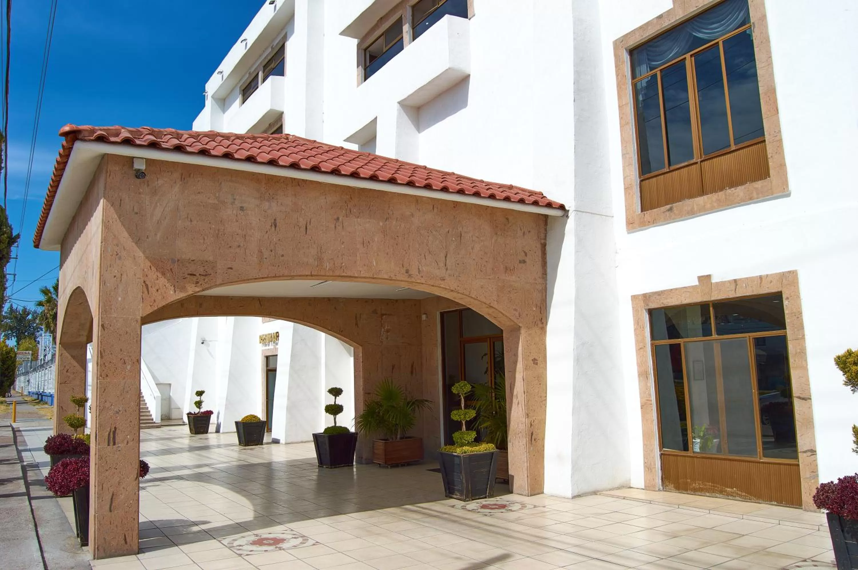 Facade/entrance in Hotel del Alba Inn & Suites
