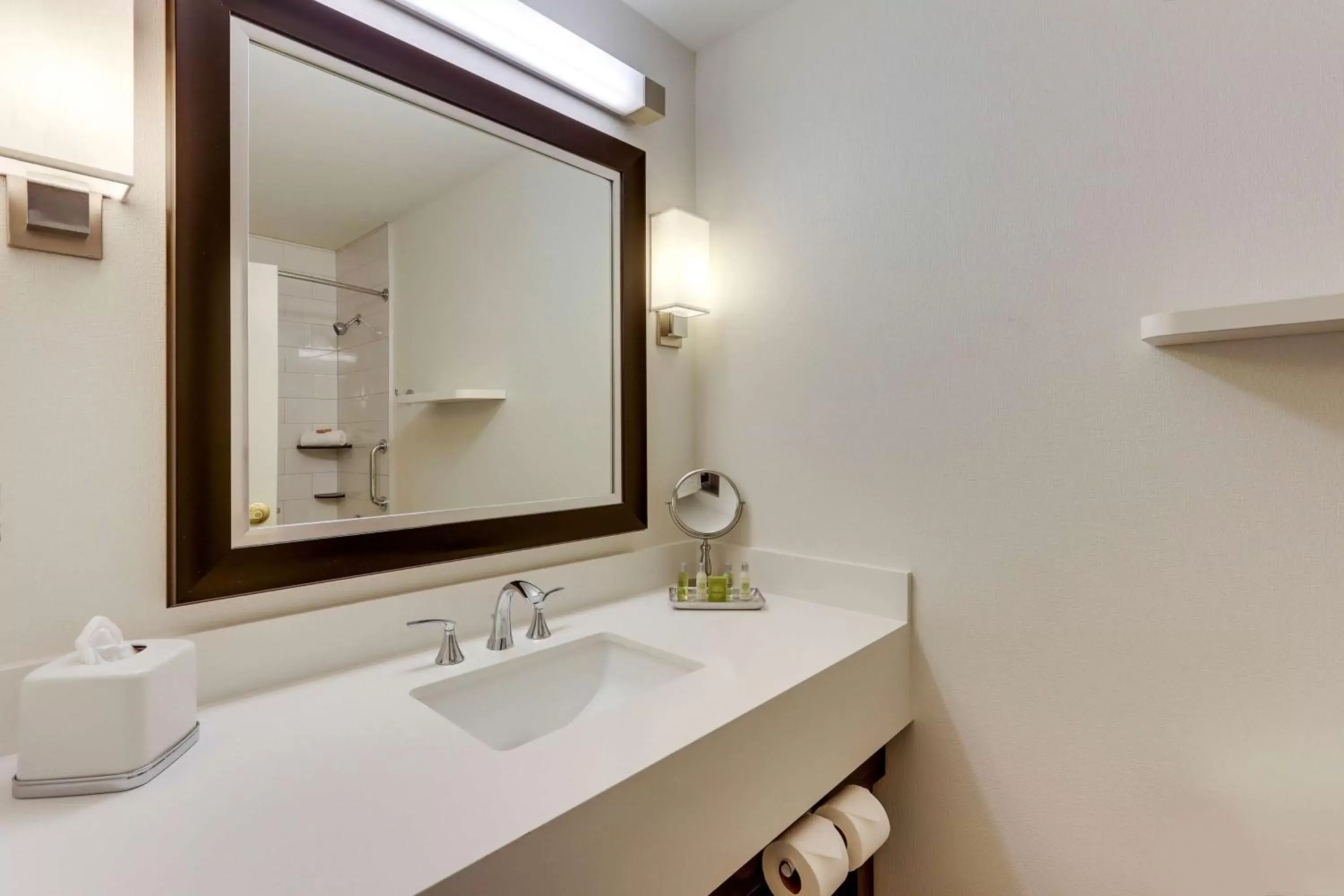 Queen Room with Two Queen Beds in DoubleTree by Hilton St. Louis Forest Park Queen Room with Two Queen Beds in DoubleTree by Hilton St. Louis Forest Park