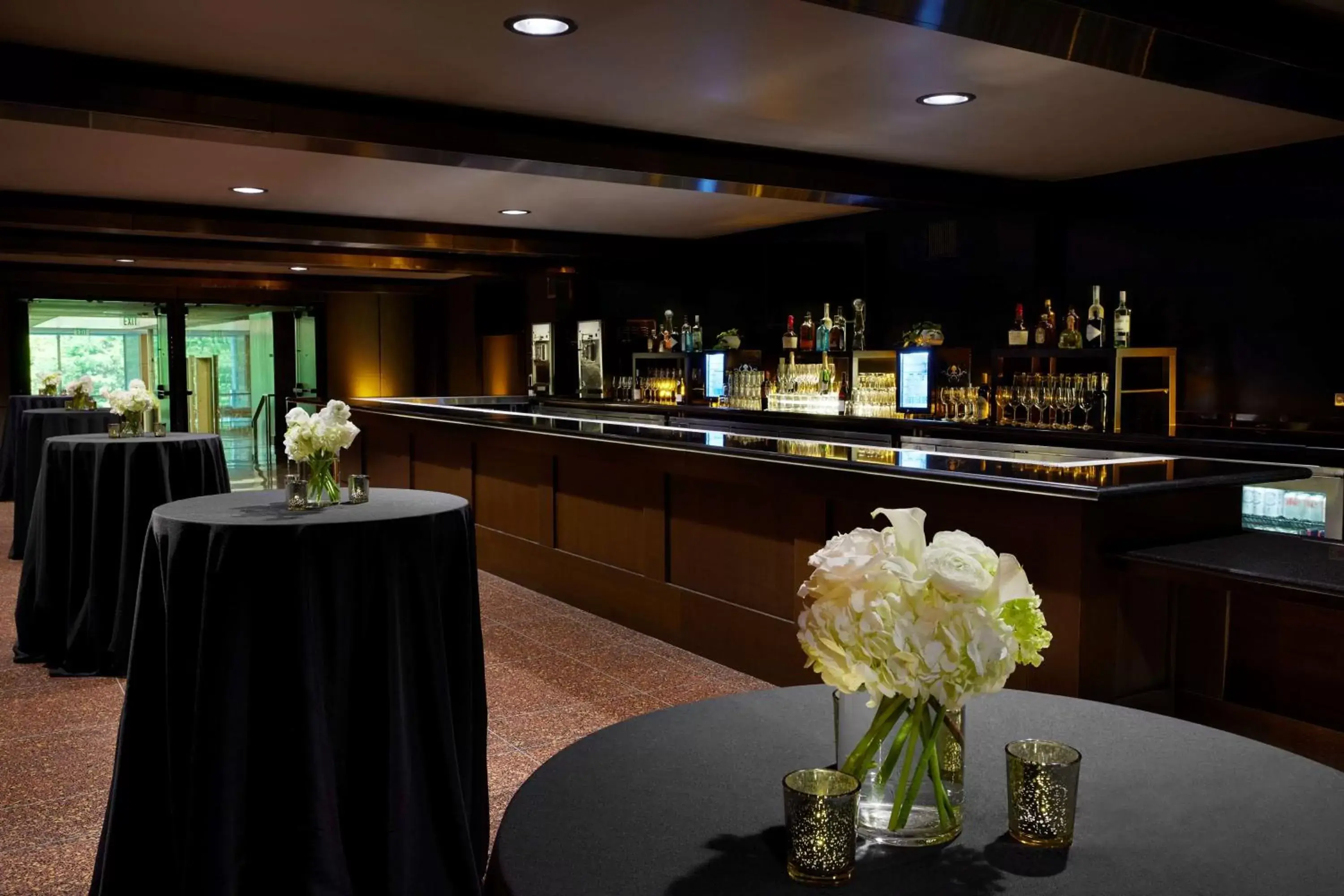 Lounge or bar, Restaurant/Places to Eat in The Statler Dallas, Curio Collection By Hilton