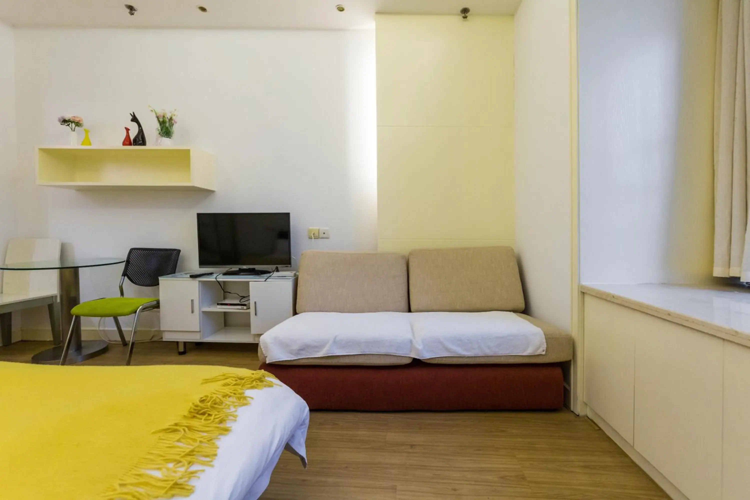 Living room, Seating Area in Shanghai Jiarong Hotel Apartment