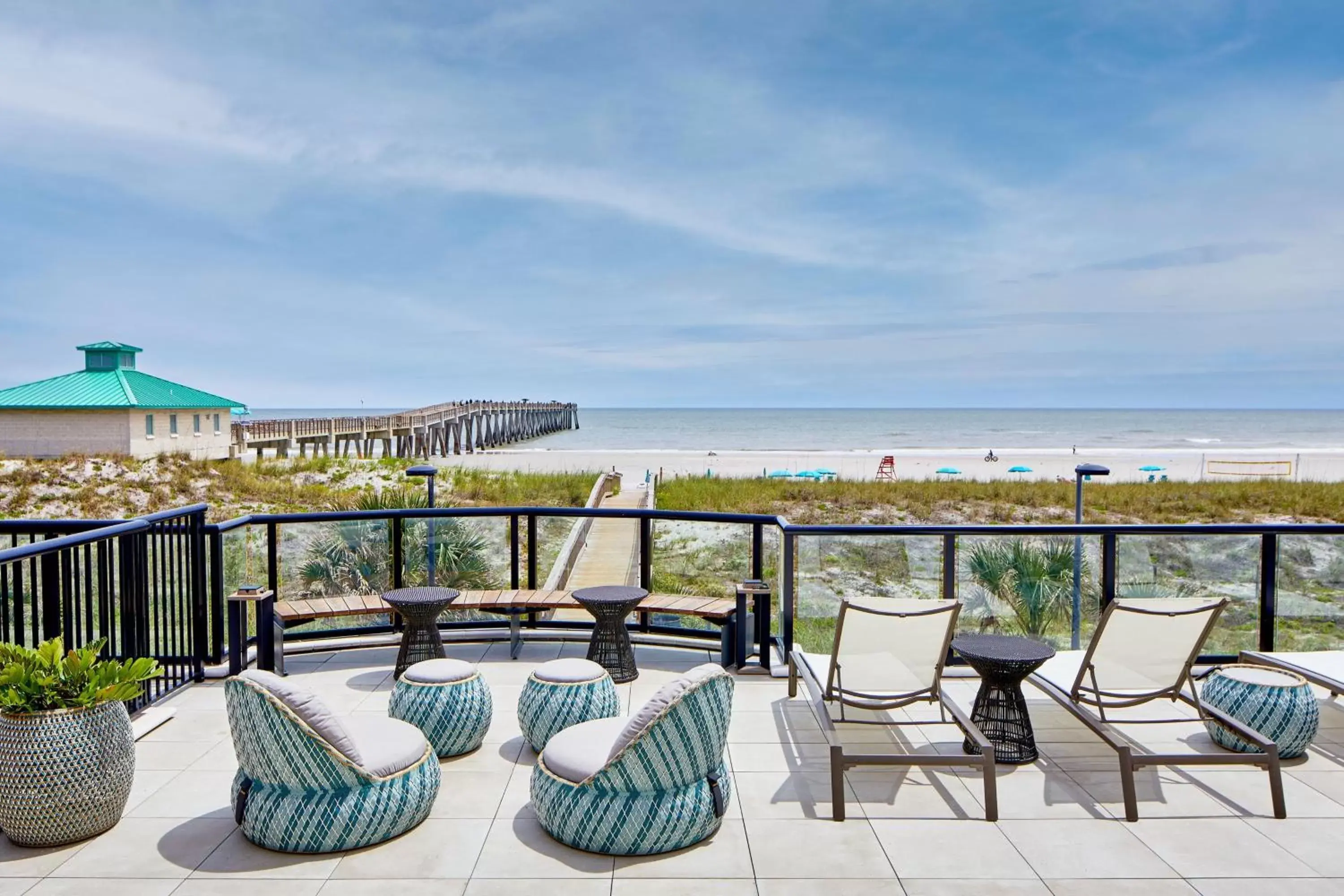 Swimming pool, Balcony/Terrace in SpringHill Suites by Marriott Jacksonville Beach Oceanfront