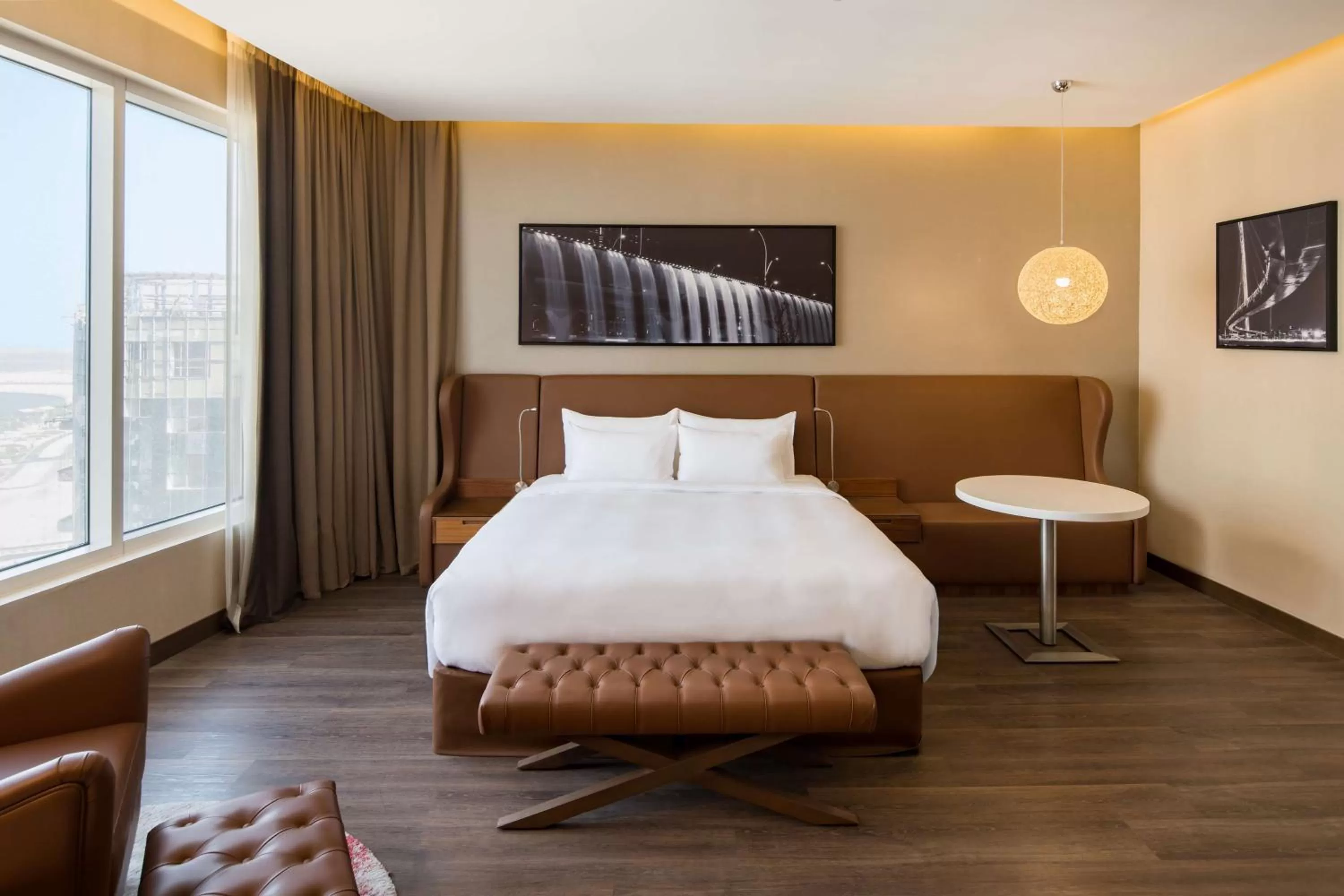 Coffee/tea facilities, Bed in Radisson Blu Hotel, Dubai Canal View