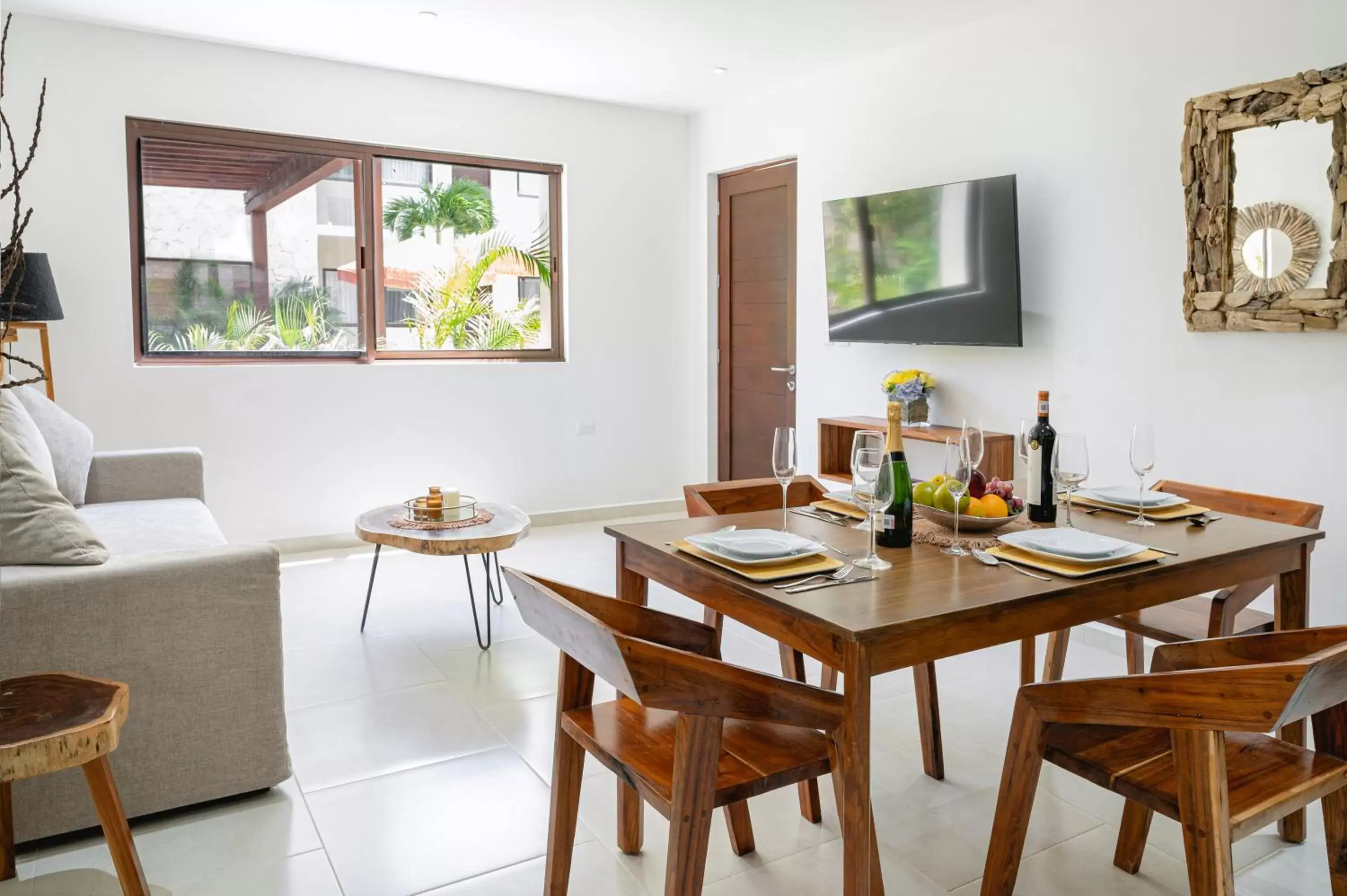 Dining Area in Apartment and Penthouse Blue Luxury Kukulkan Tulum
