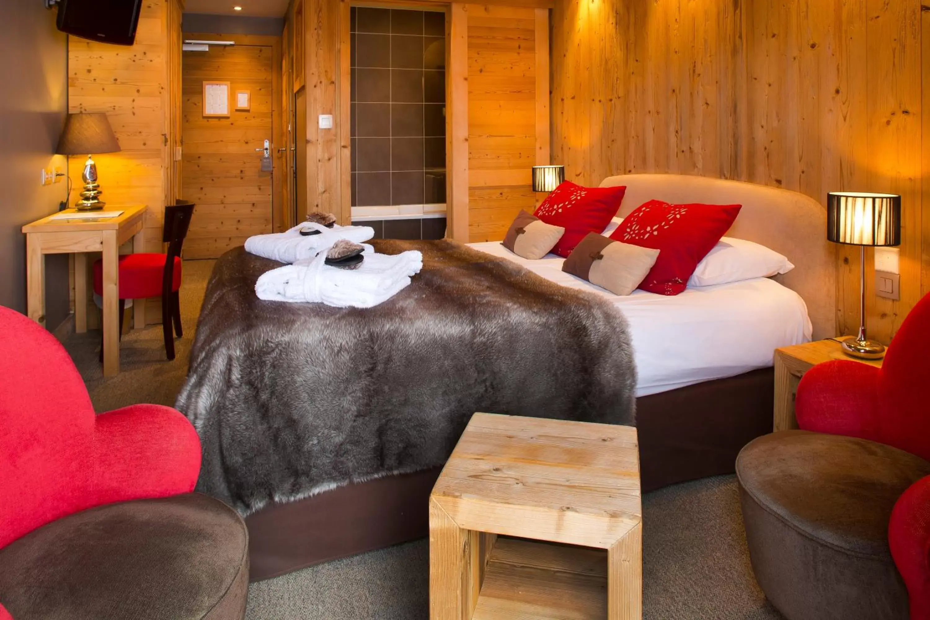 Bedroom in Hôtel et Spa les Clarines