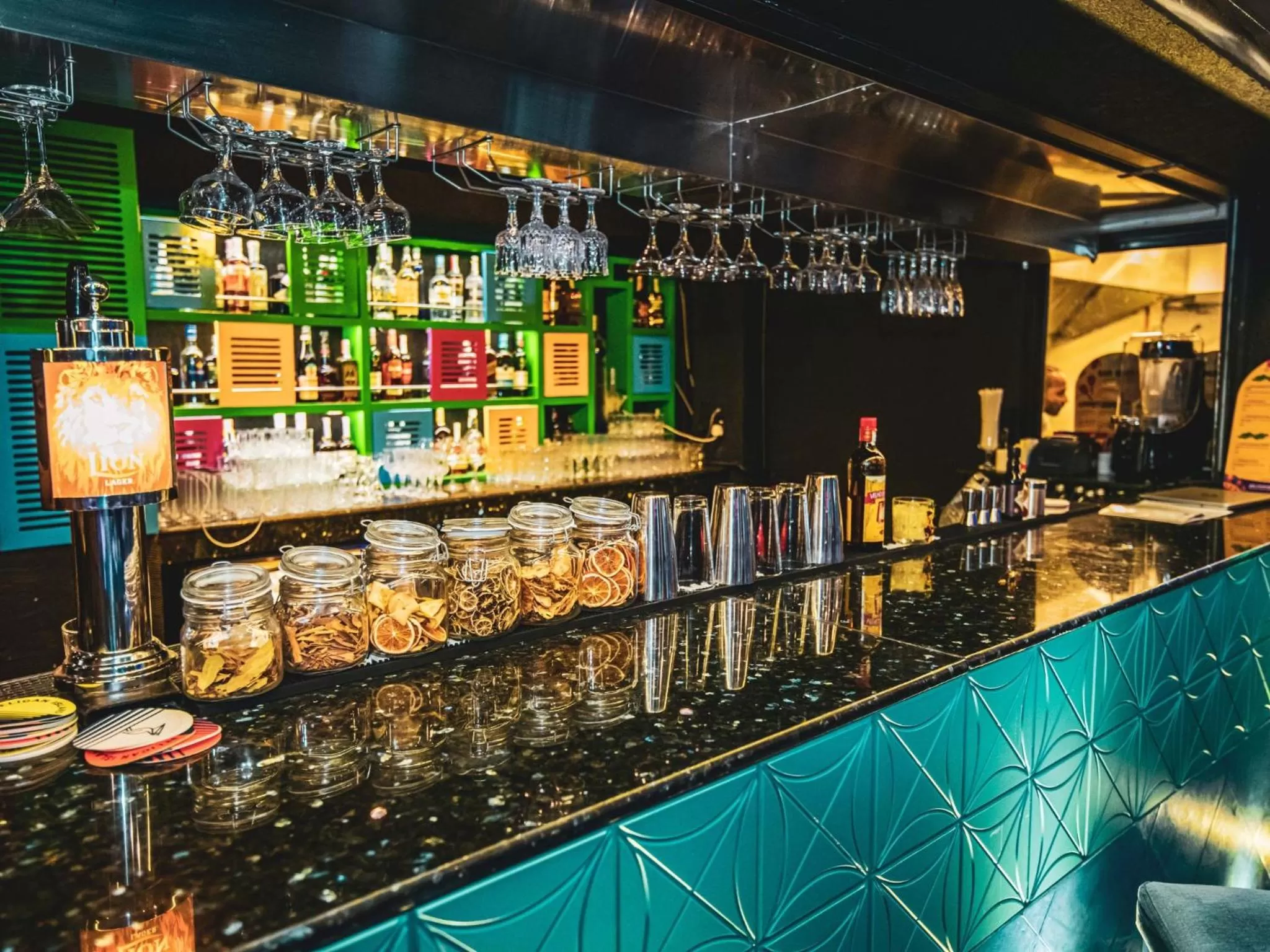 Lounge or bar in The Ocean Colombo - Guaranteed Sea View Rooms